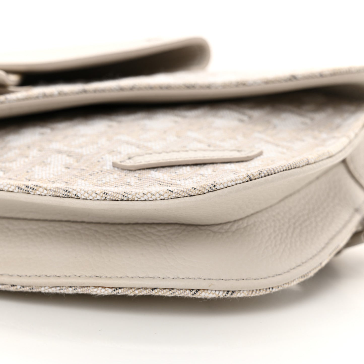 Oblique Saddle Messenger Pouch Beige