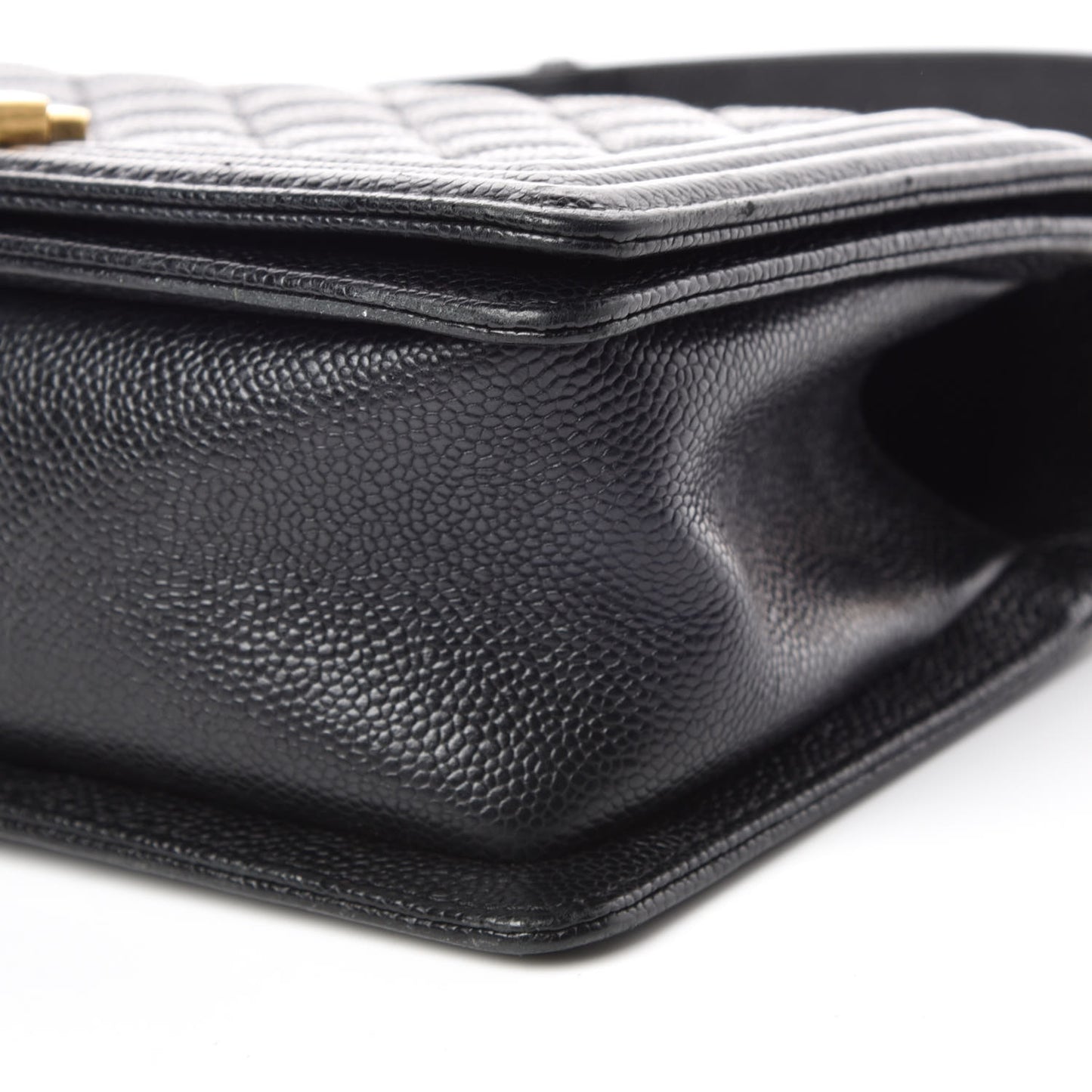 Caviar Quilted Medium Boy Flap Black
