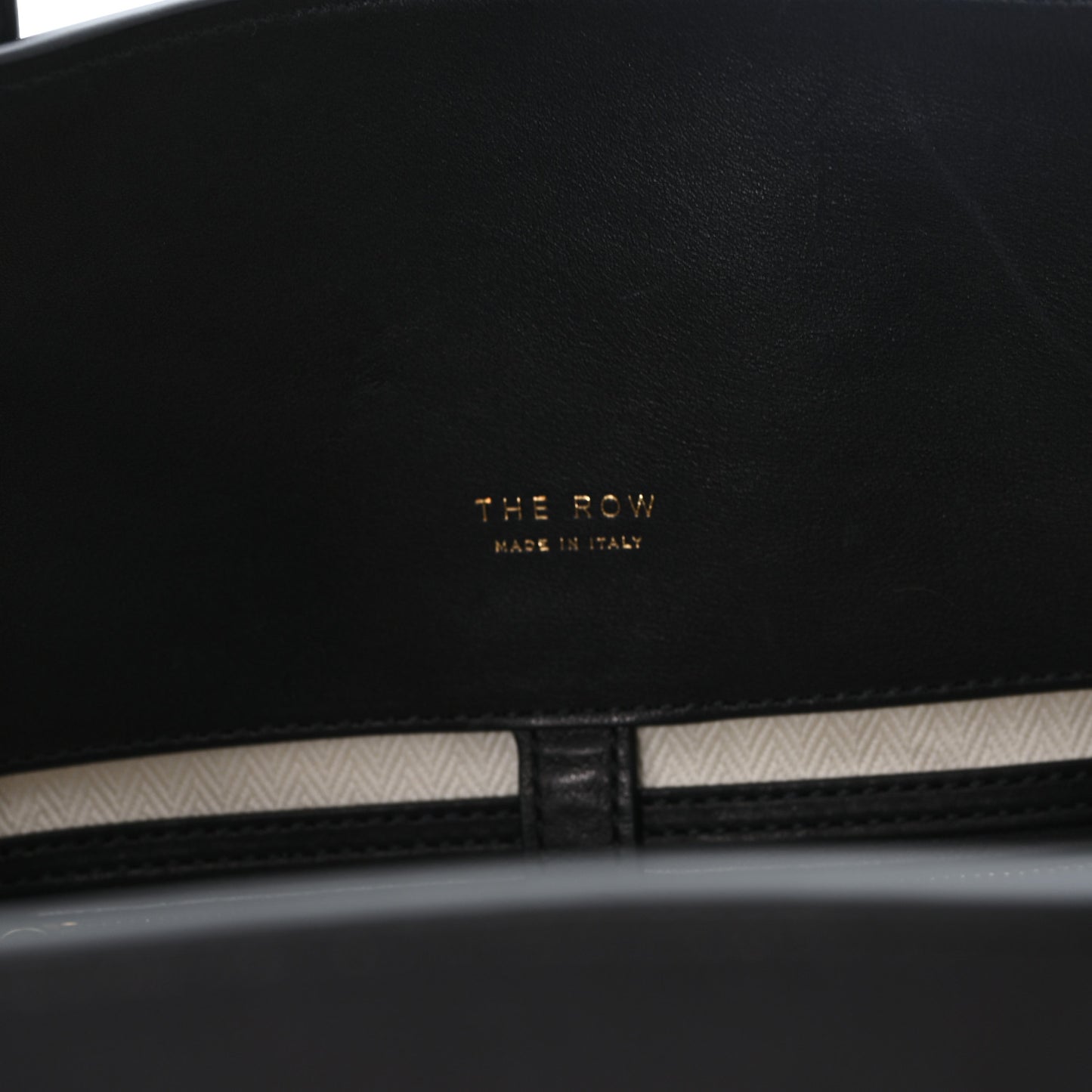 Polished Saddle Calfskin Soft Margaux 15 Black