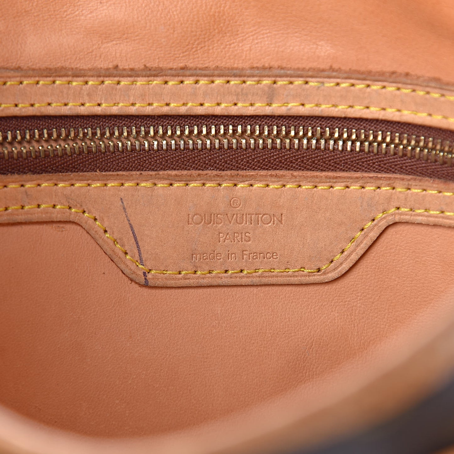 Monogram Petit Bucket 23