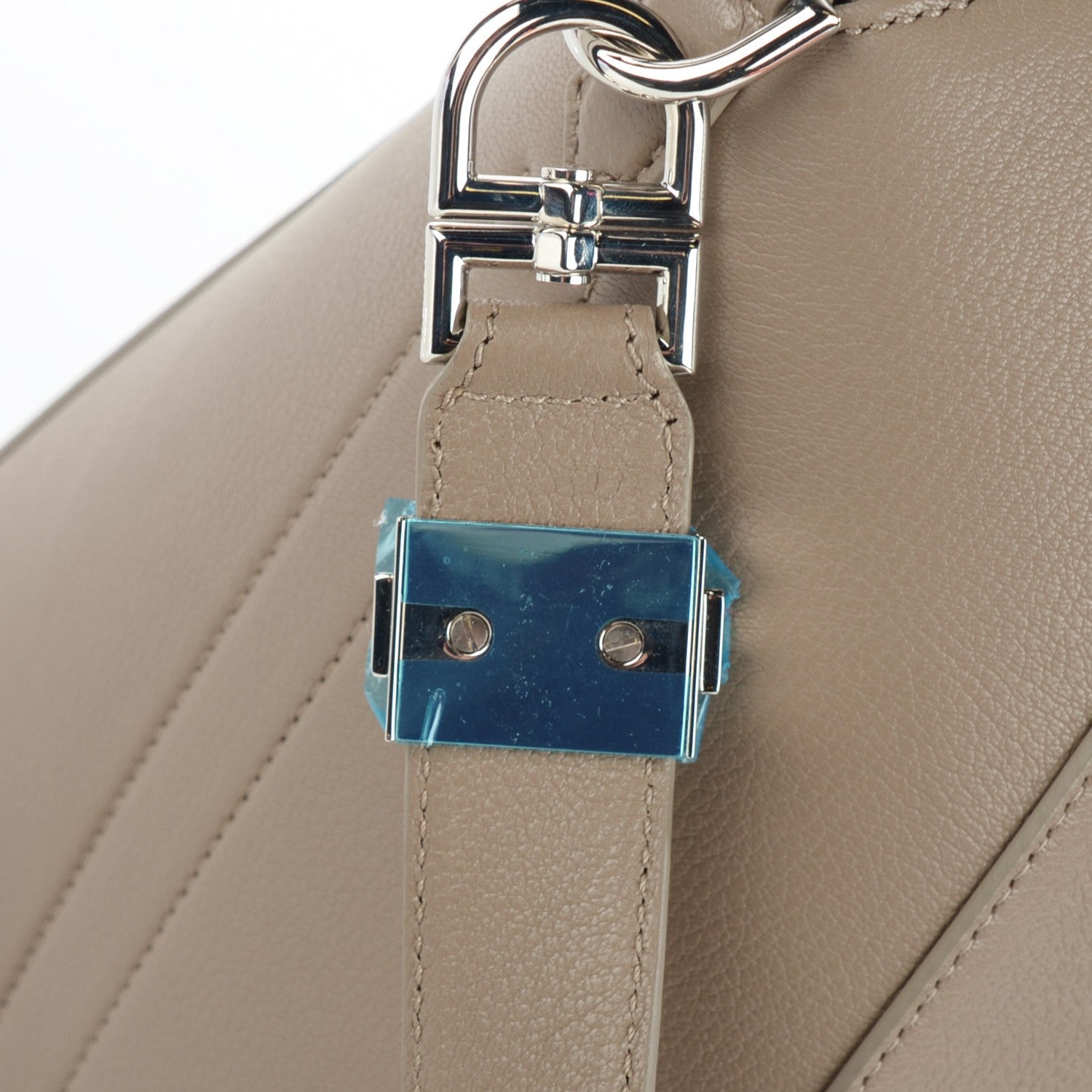 Givenchy Sugar Goatskin Medium Antigona Sand 10 of 10