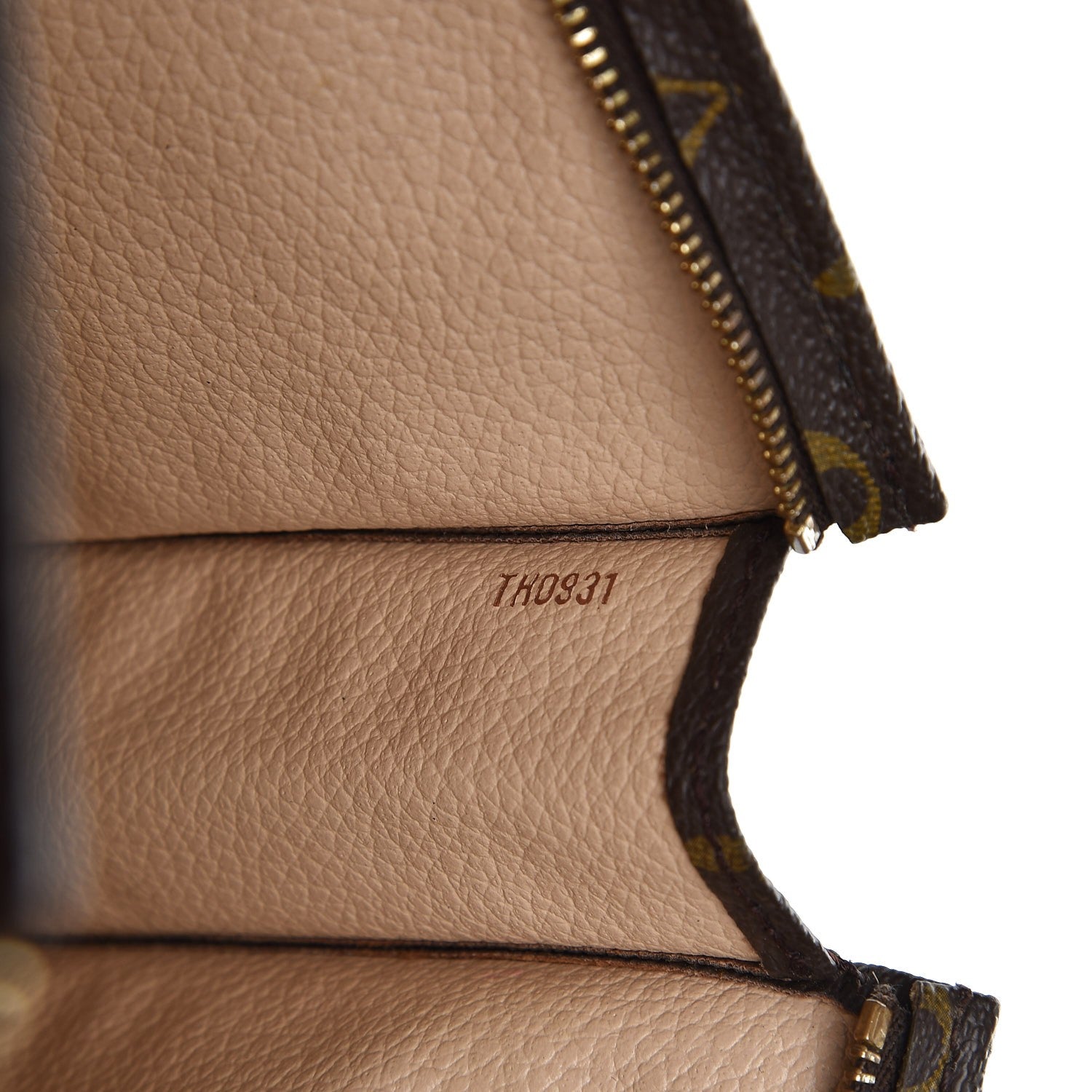 Louis Vuitton Monogram Toiletry Pouch 26 6 of 8