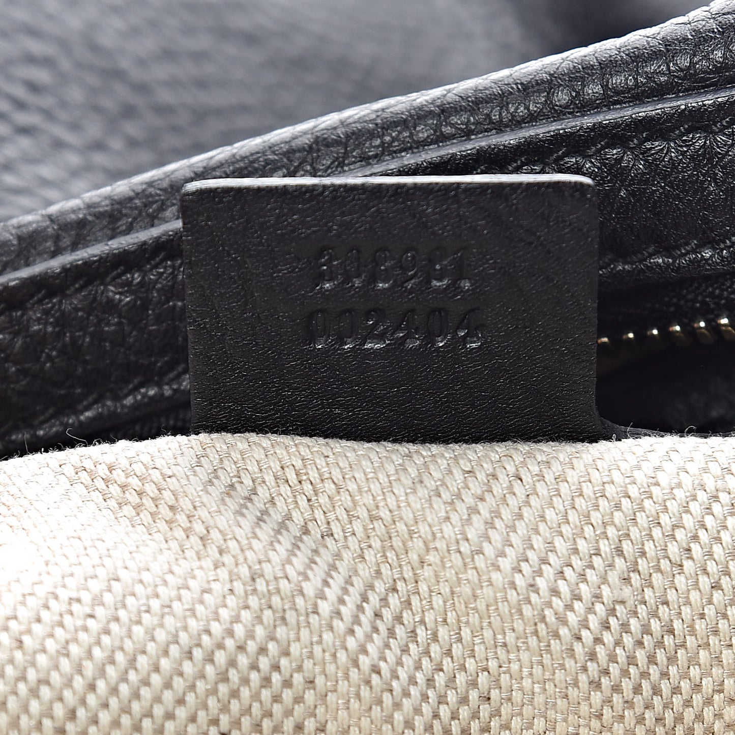 Pebbled Calfskin Medium Soho Chain Hobo Black