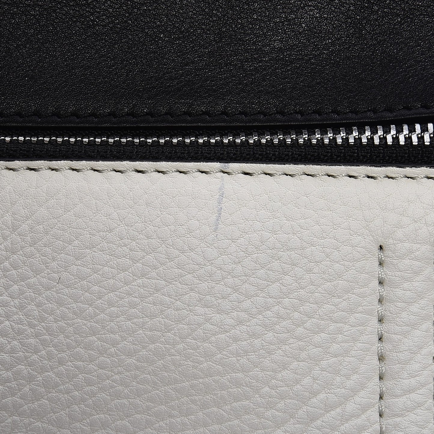 Supple Calfskin Medium Bi-Color Edge Shoulder Bag Cream