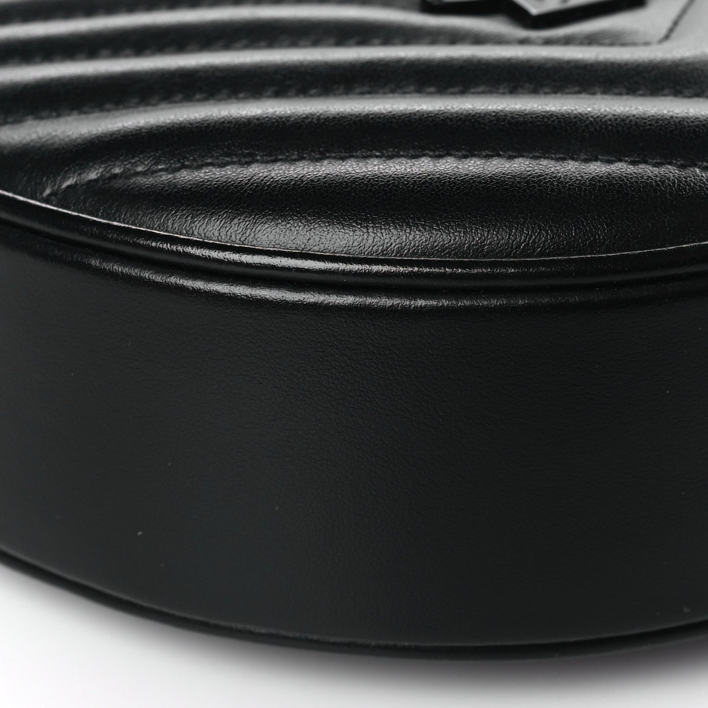 Calfskin Matelasse Chevron Round Vinyle Camera Bag Black