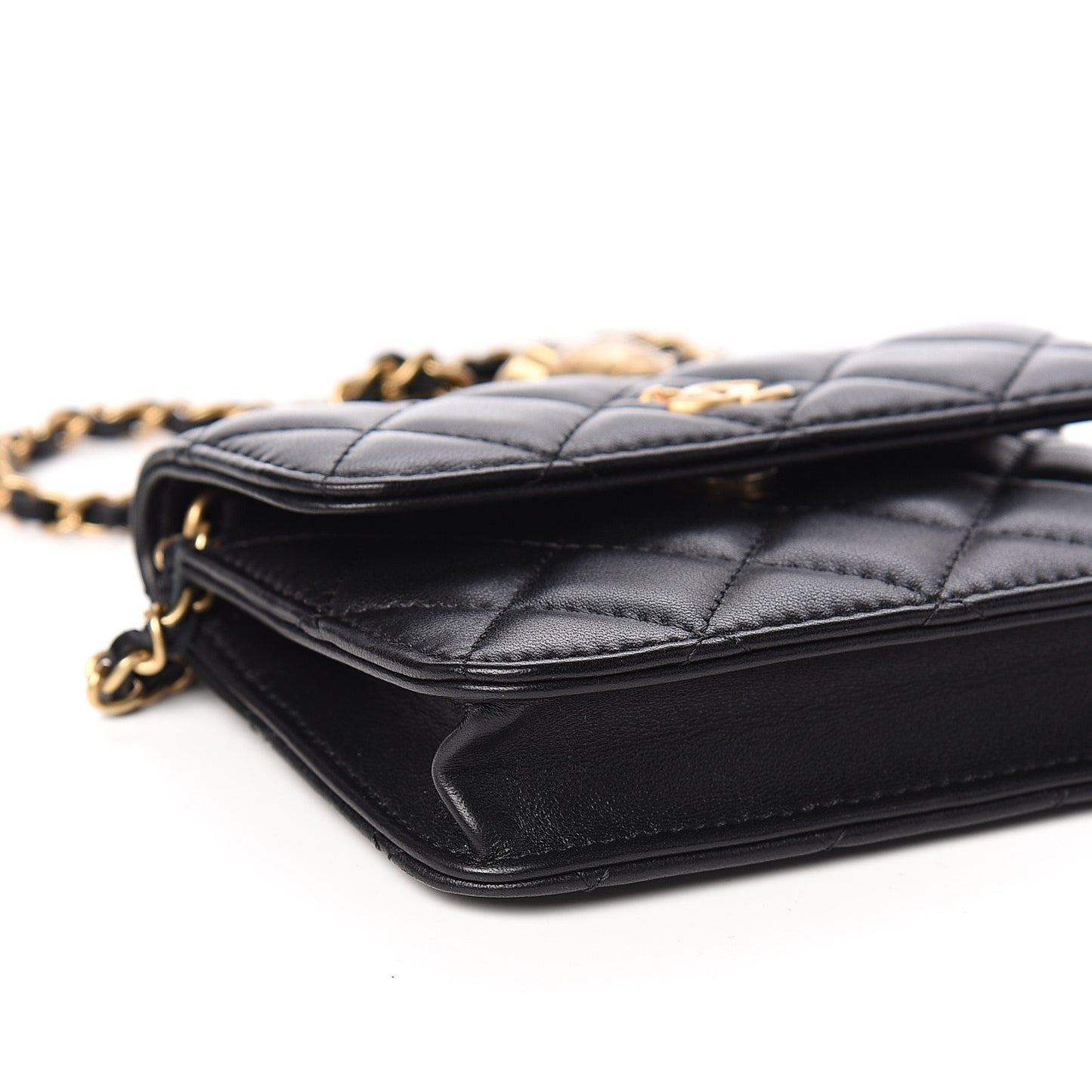 Lambskin Quilted Pearl Crush Clutch With Chain Black