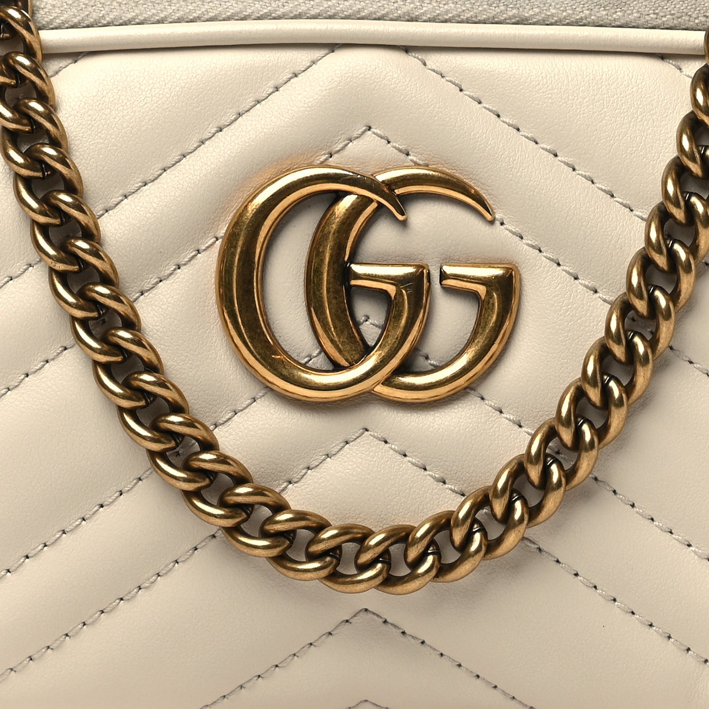 Calfskin Matelasse Mini GG Marmont Chain Crossbody Bag Mystic White