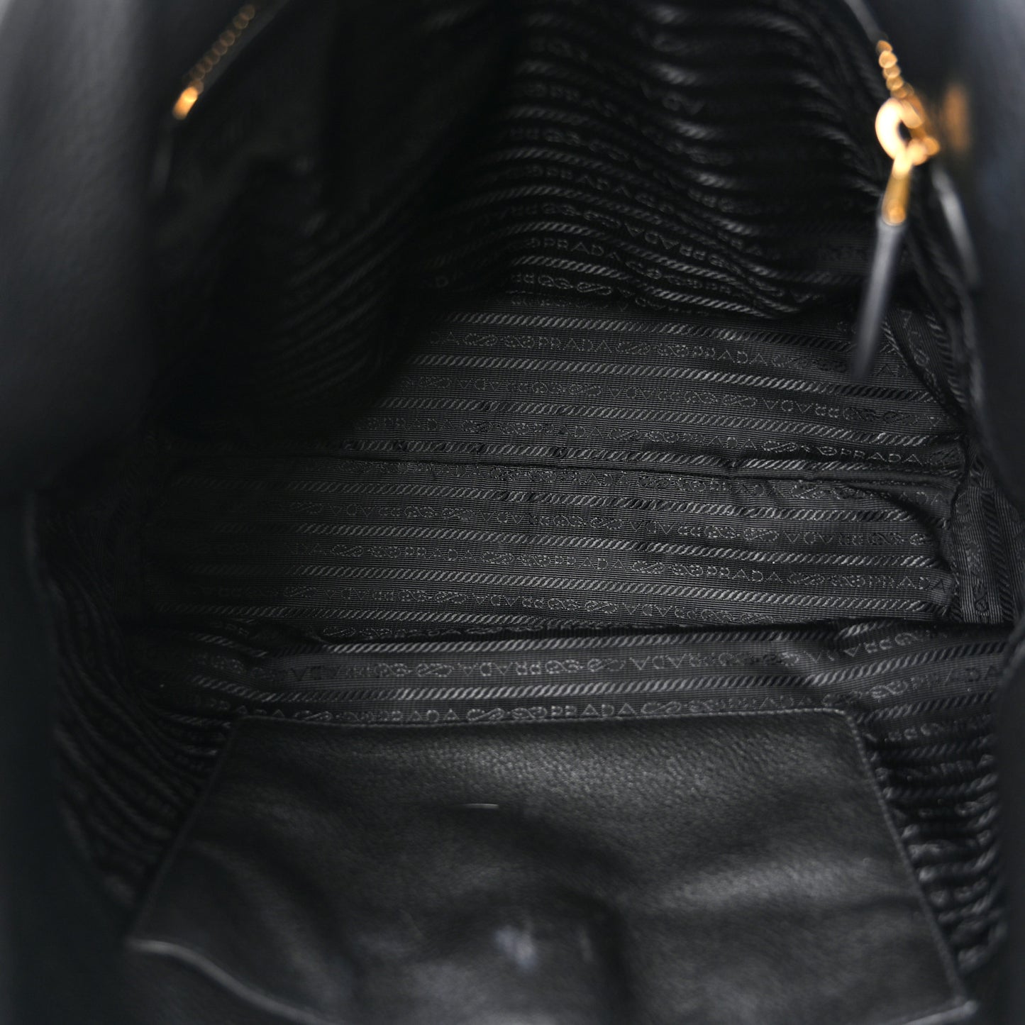 Vitello Daino Pocket Shopping Tote Black