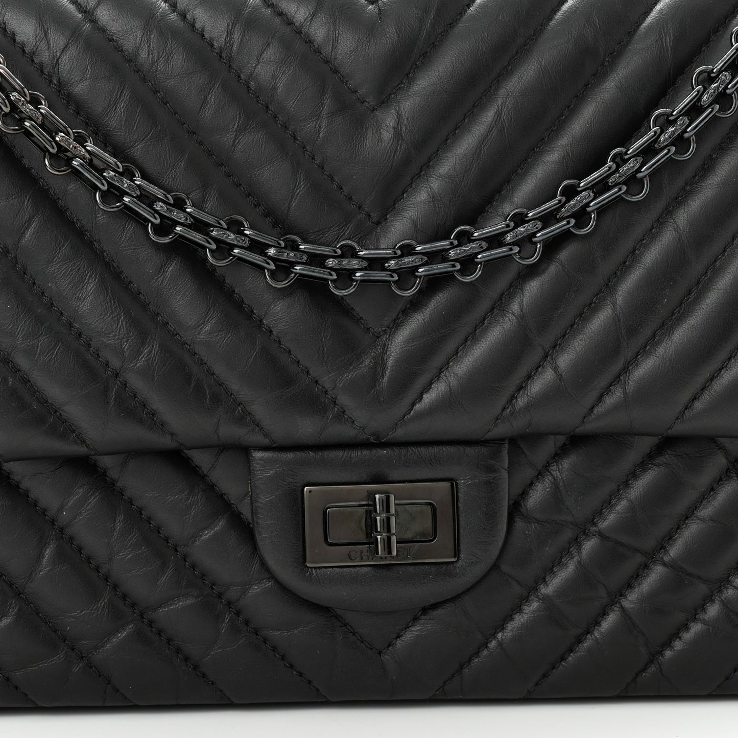Aged Calfskin Chevron Quilted 2.55 Reissue 226 So Black