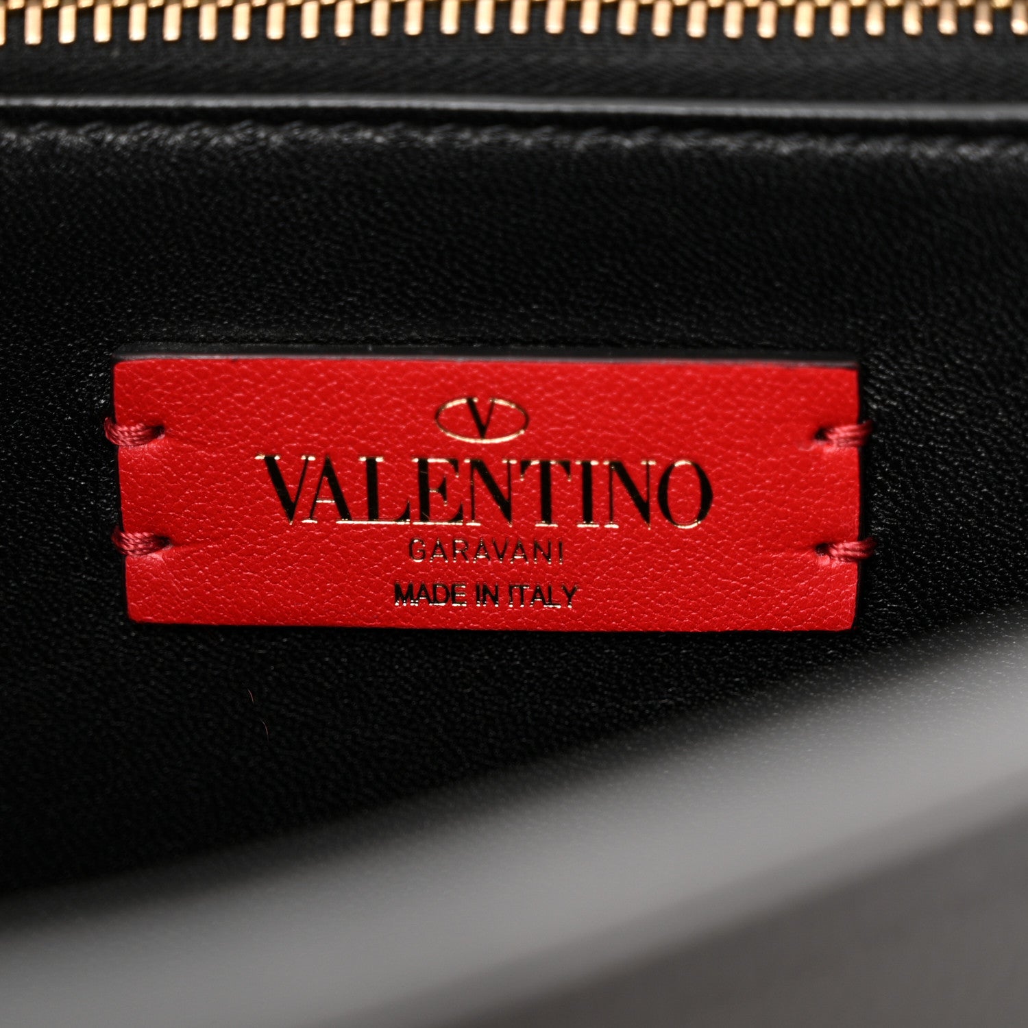 Valentino Garavani Pebbled Calfskin Large VRing Chain Shoulder Bag Black 6 of 10