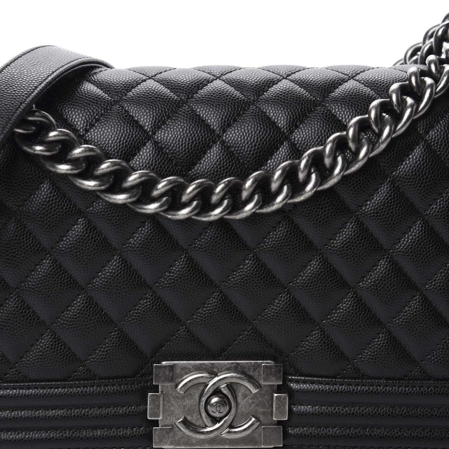 Caviar Quilted Medium Boy Flap Black