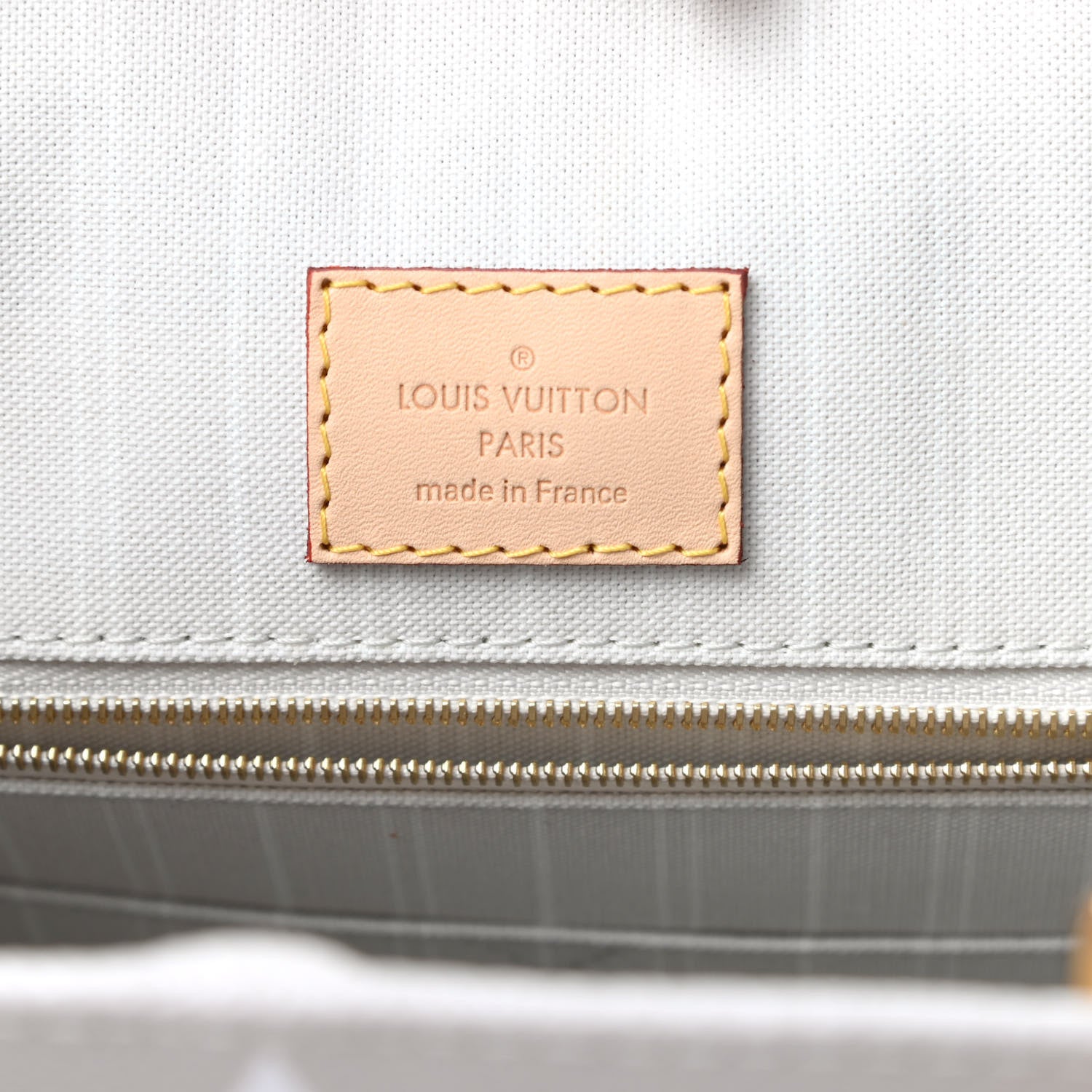 Louis Vuitton Monogram Giant By The Pool Onthego GM Brume 6 of 11