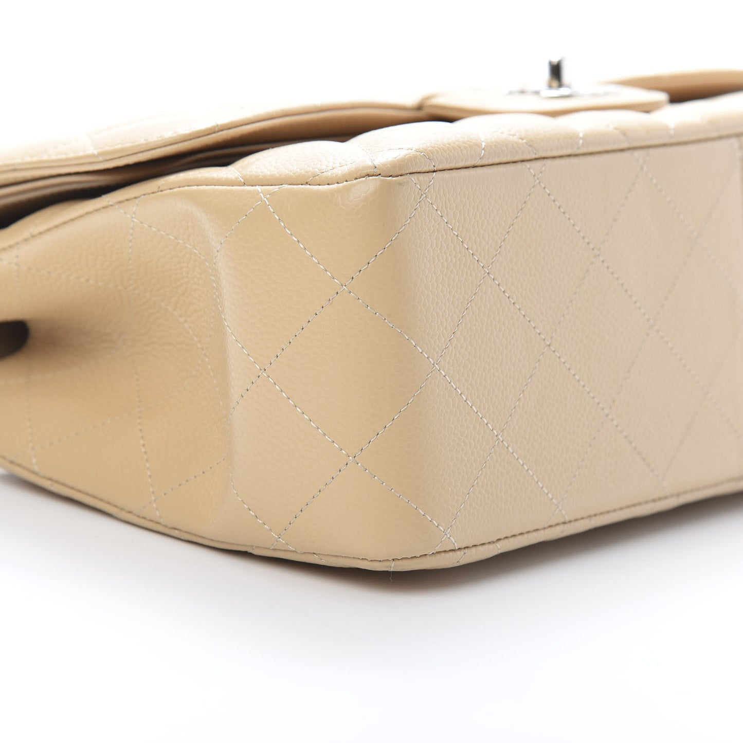 Caviar Quilted Jumbo Double Flap Beige Clair