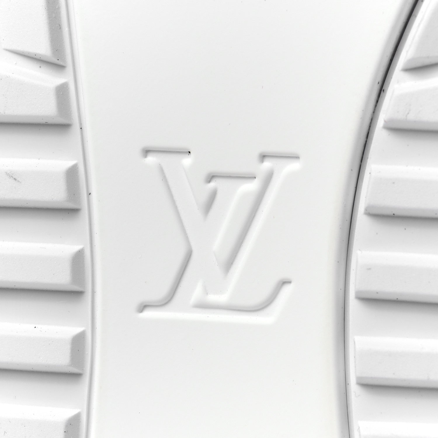 Louis Vuitton Monogram Eclipse Ice Reverse Mens Run Away Sneakers 9 8 of 10