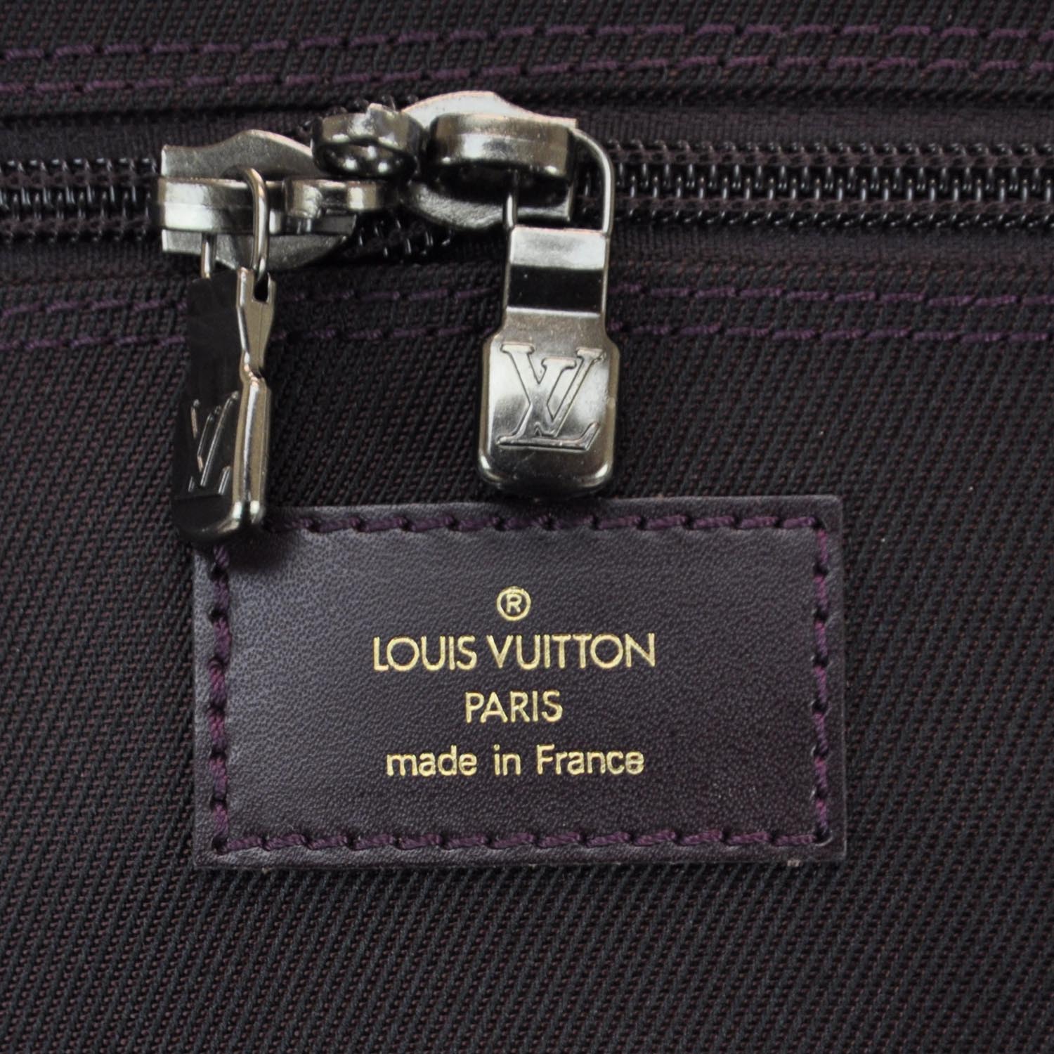 Louis Vuitton Taiga 5 Hanger Garment Carrier 6 of 7