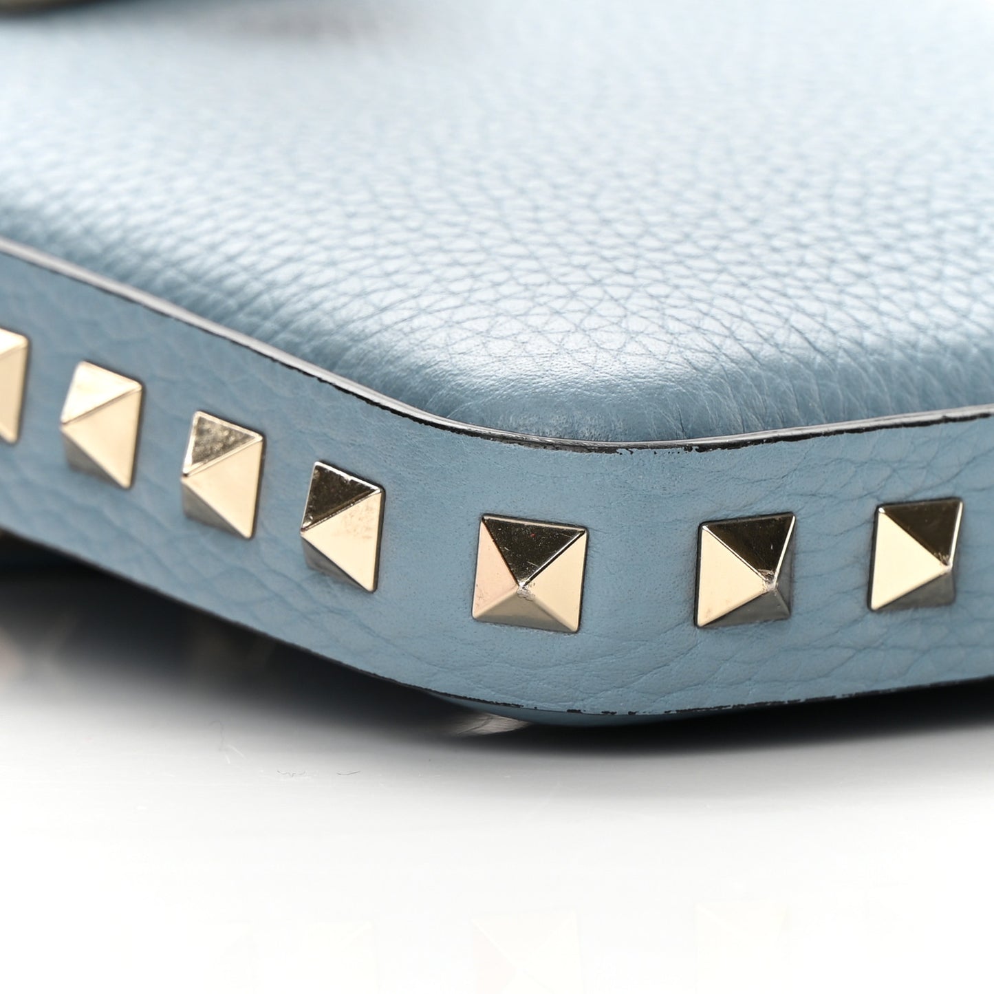 Grained Calfskin Rockstud Crossbody Phone Case Niagara
