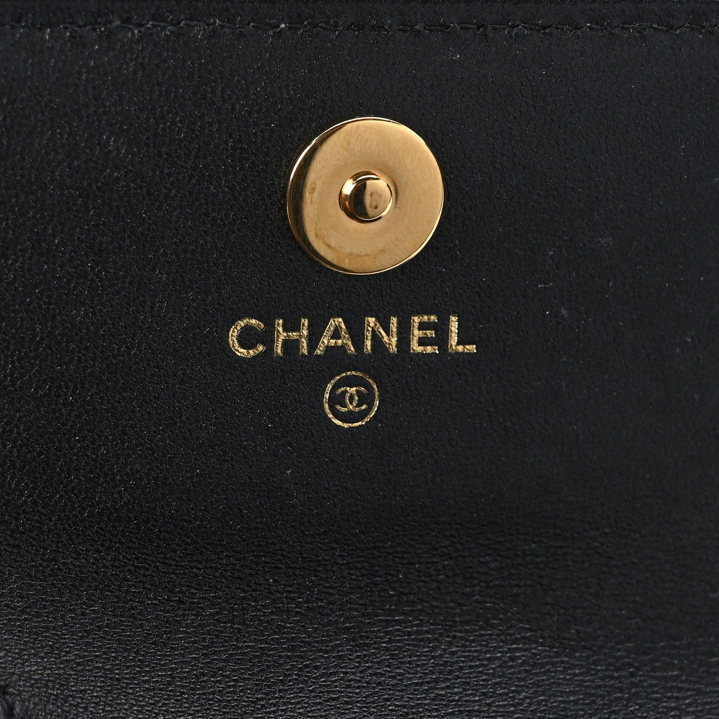 Lambskin Quilted Flap Card Holder With Cuff L Black