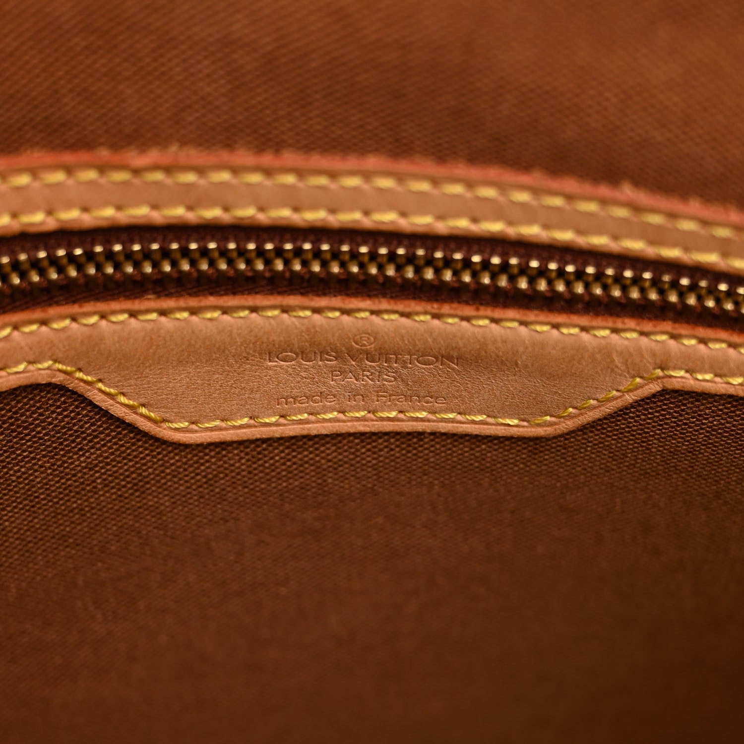 Louis Vuitton Monogram Cabas Mezzo 6 of 10