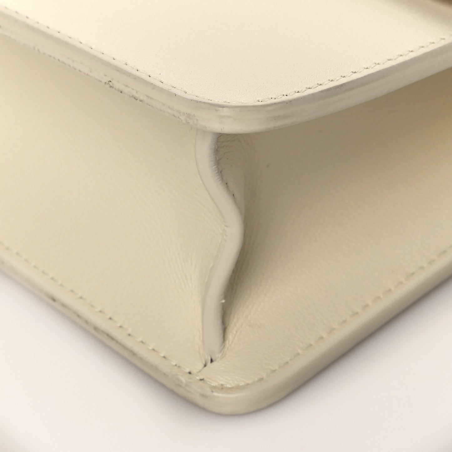 Box Calfskin 30 Montaigne Flap Bag Latte