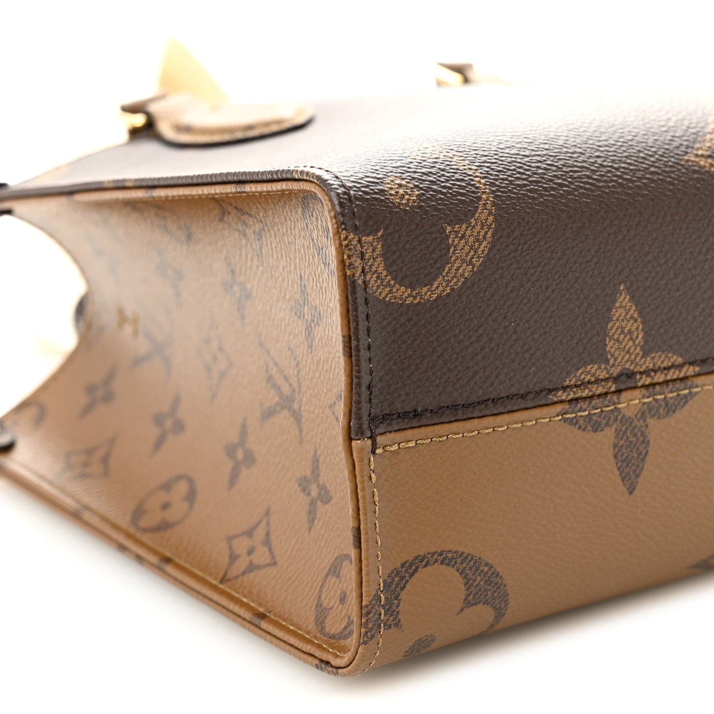 Reverse Monogram Giant Onthego PM