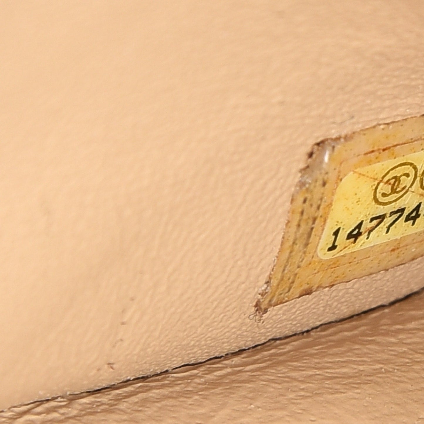 Caviar Quilted Jumbo Double Flap Beige Clair