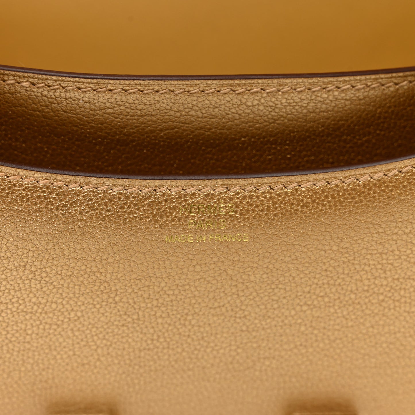 Metallic Chevre Chamkilight Constance 18 Dore