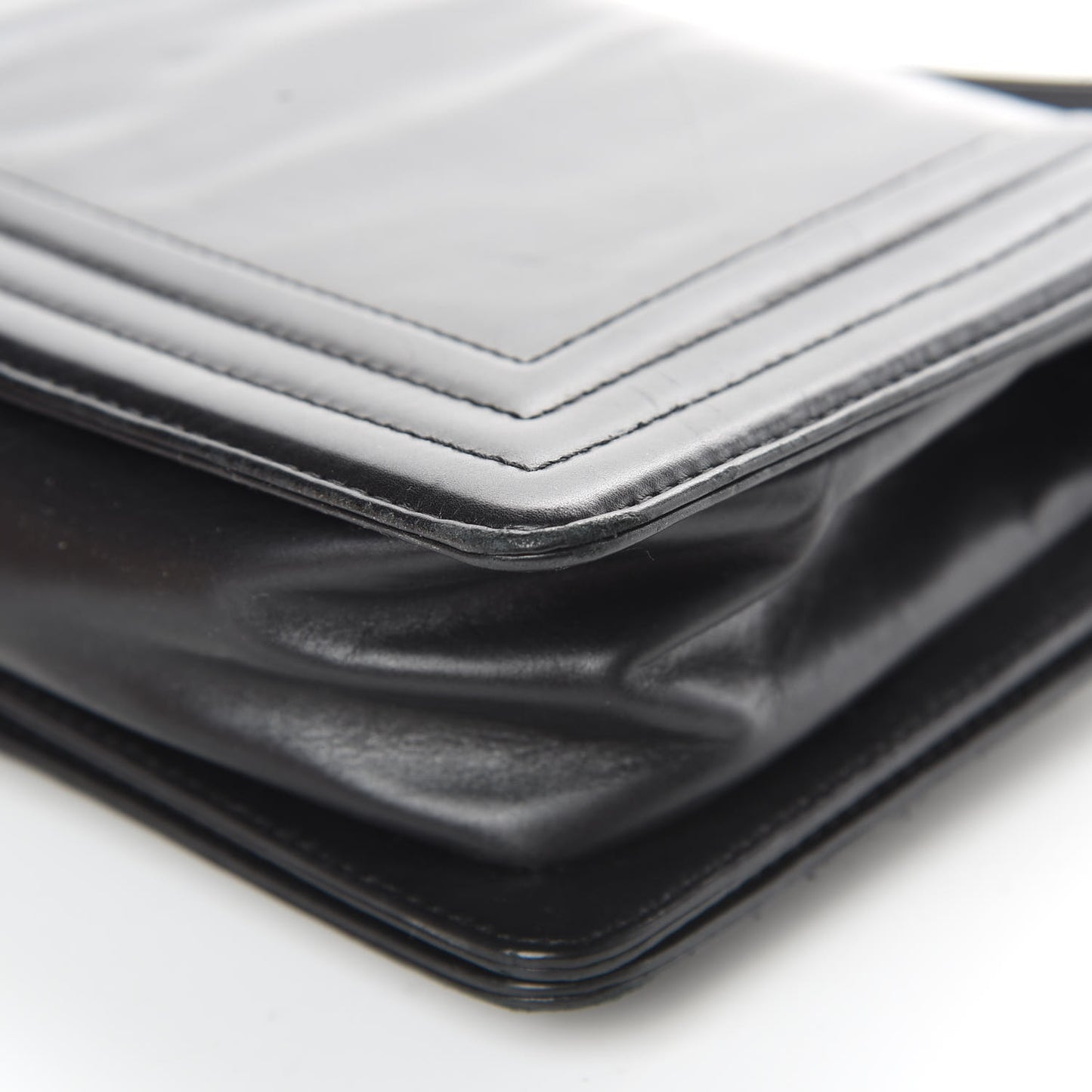 Calfskin Medium Boy Flap Black