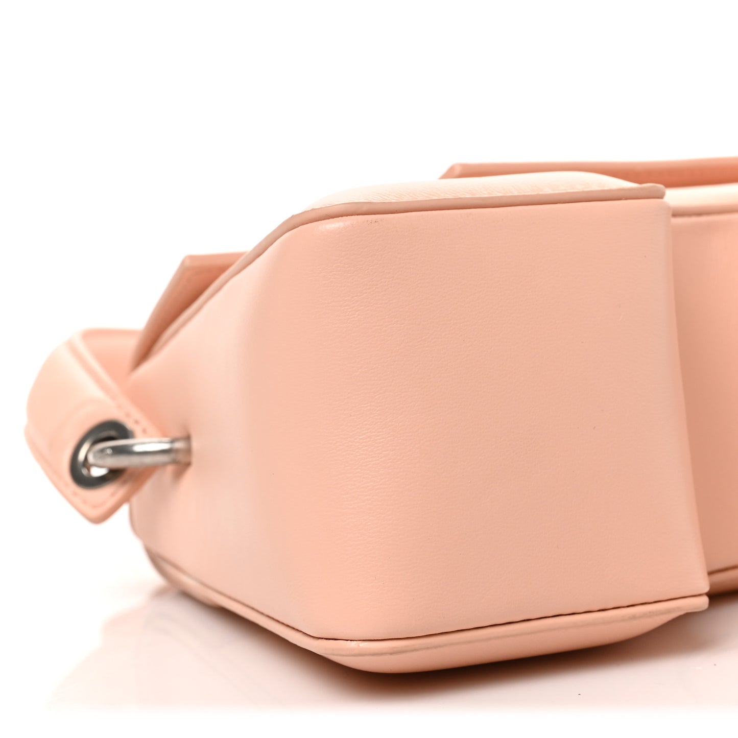 Calfskin Burrow 22 Shoulder Bag Light Pink