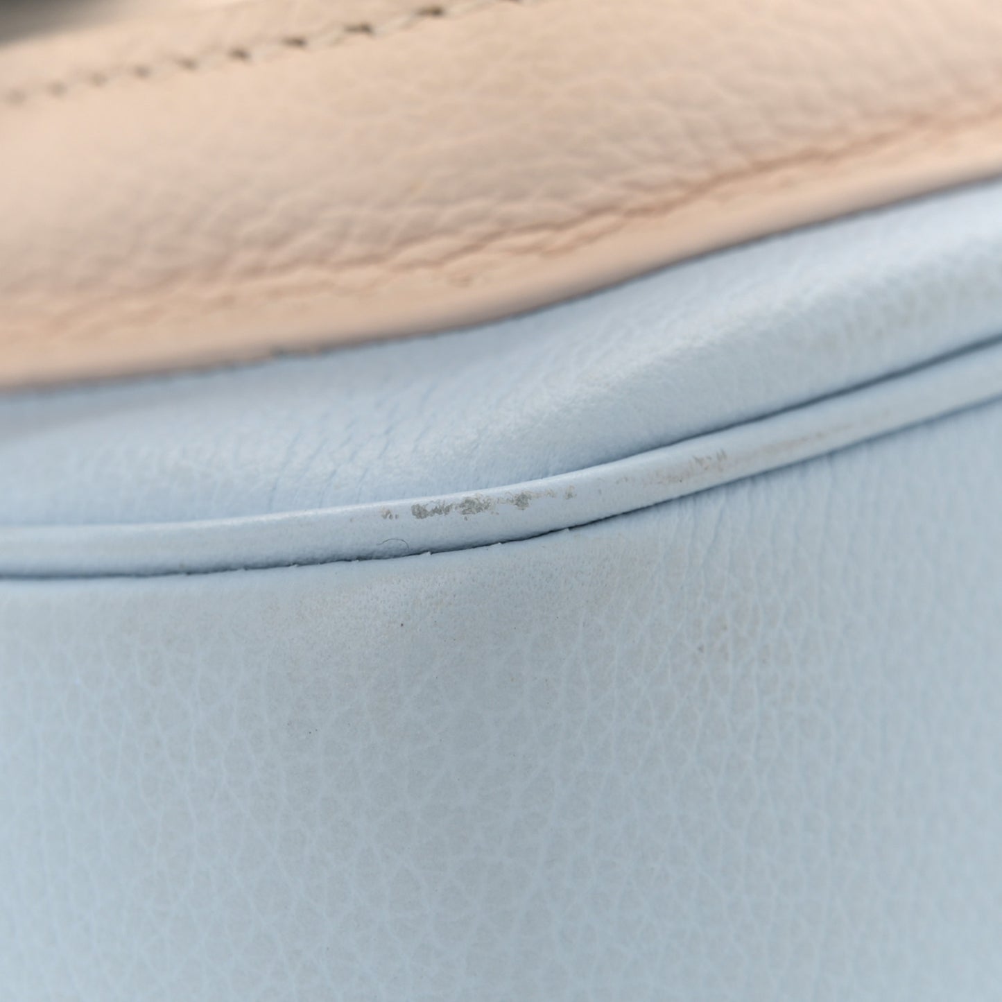 Grained Calfskin Lockme Tender Bleu Nuage