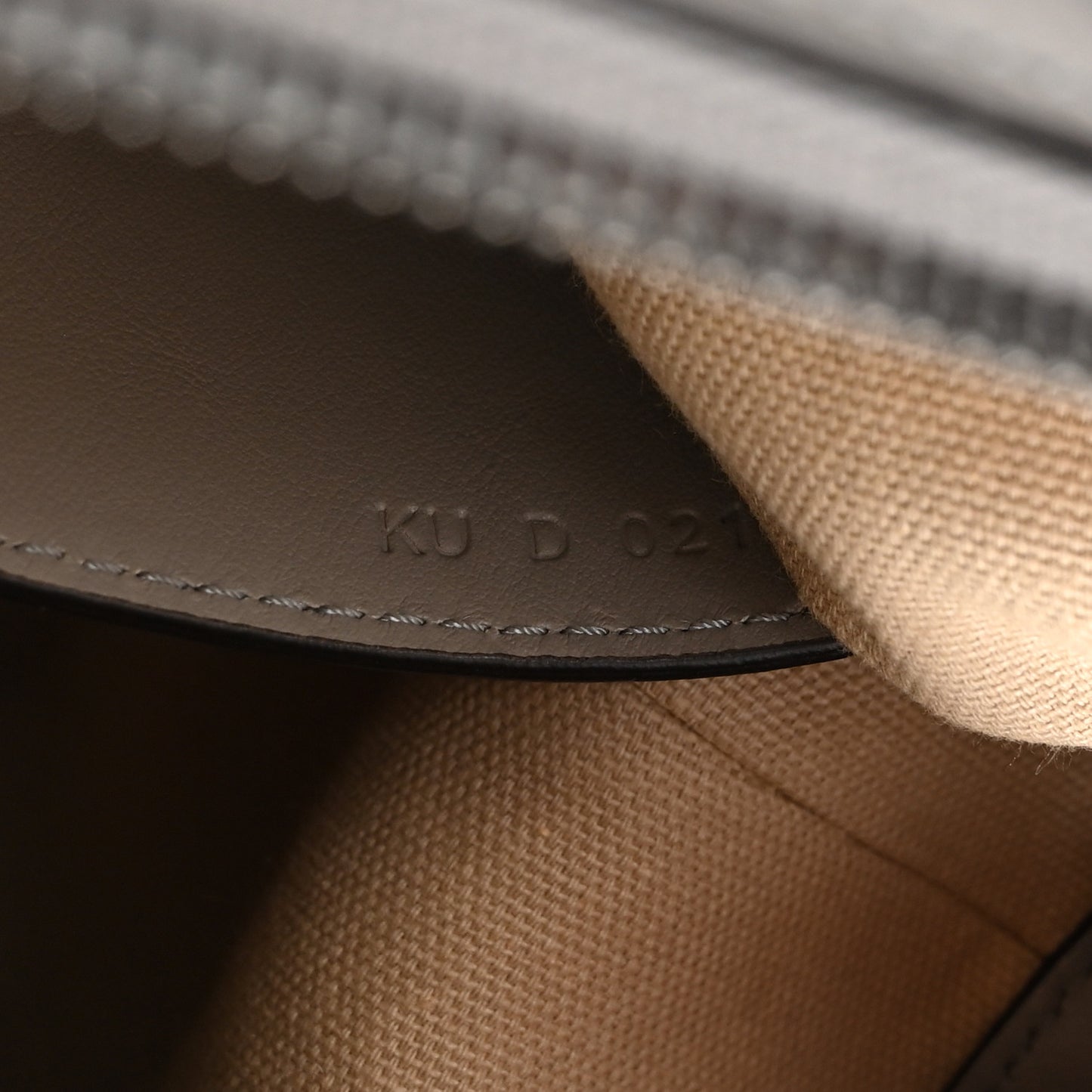 Calfskin Small Soft Antigona Pearl Grey