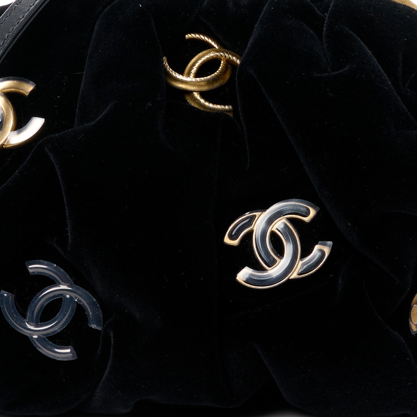 Velvet Enamel CC Kiss Lock Clutch Black