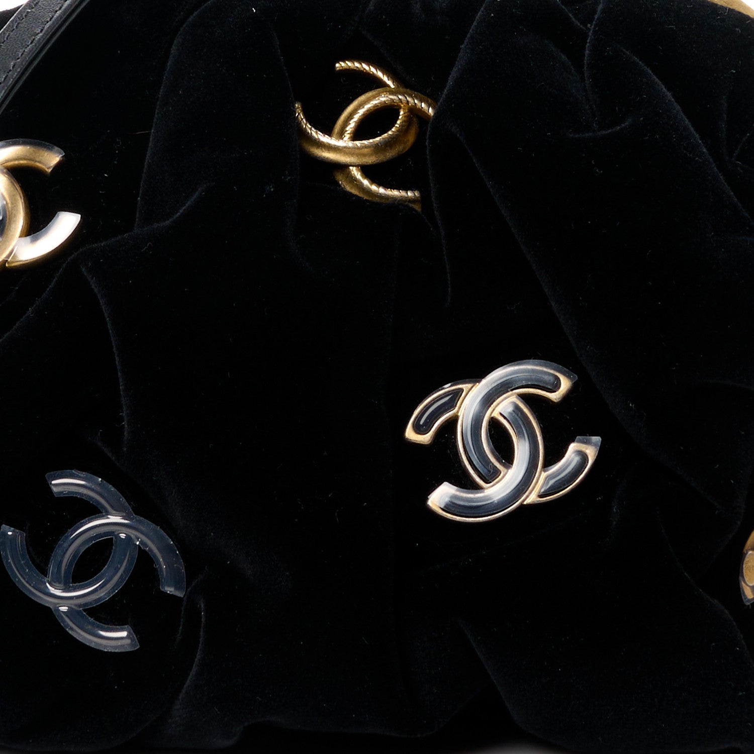 Chanel Velvet Enamel CC Kiss Lock Clutch Black 8 of 11