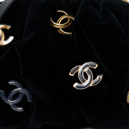 Chanel Velvet Enamel CC Kiss Lock Clutch Black 8 of 11