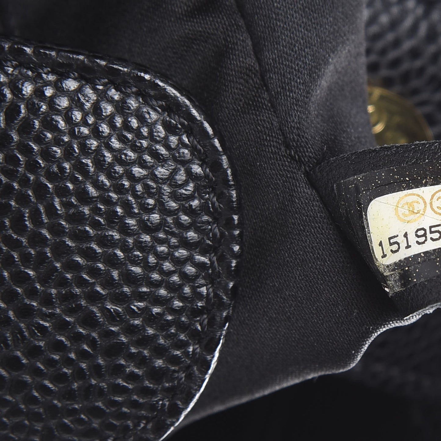 Caviar Quilted Petit Shopping Tote PST Black