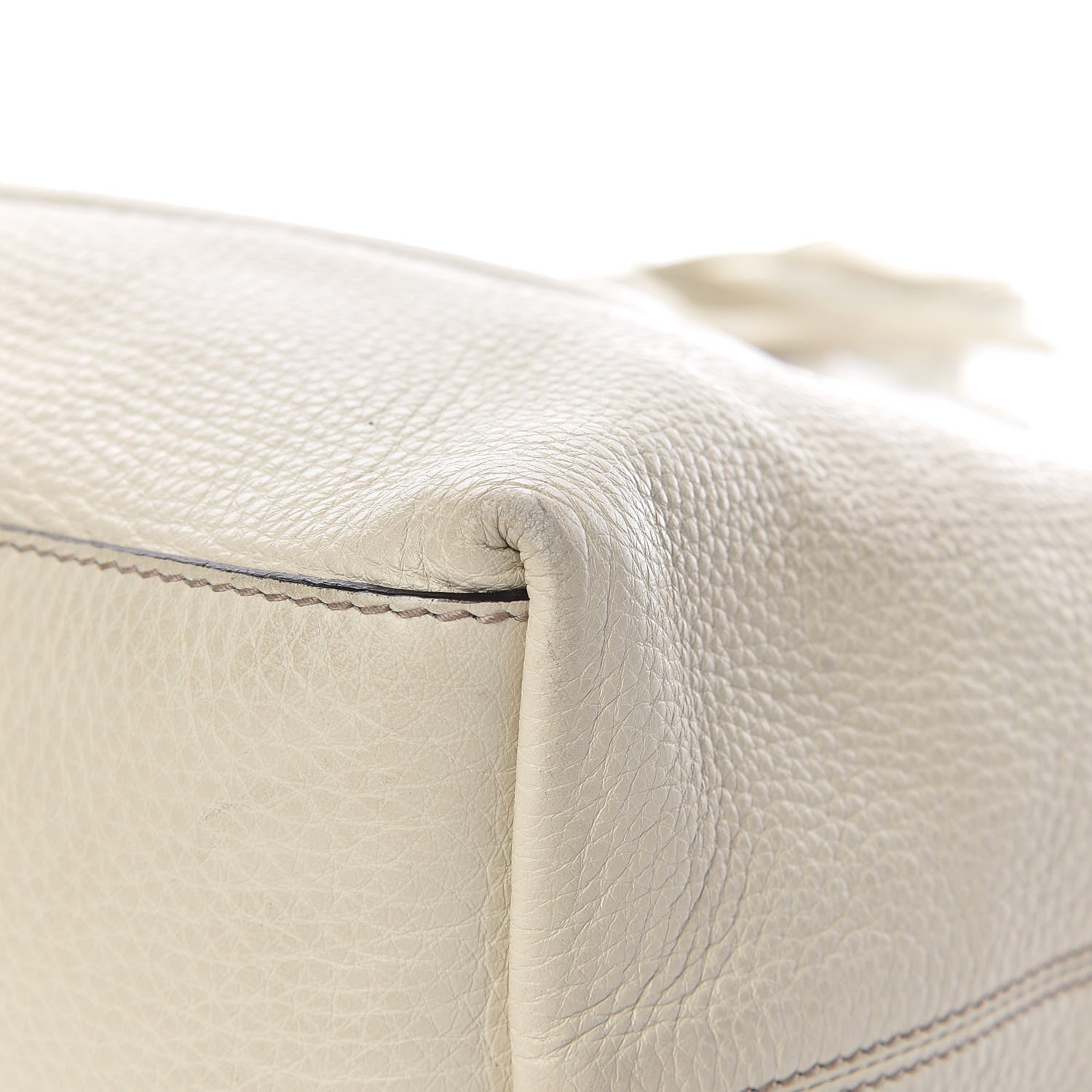 Gucci Pebbled Calfskin Medium Soho Chain Shoulder Bag Off White 10 of 16
