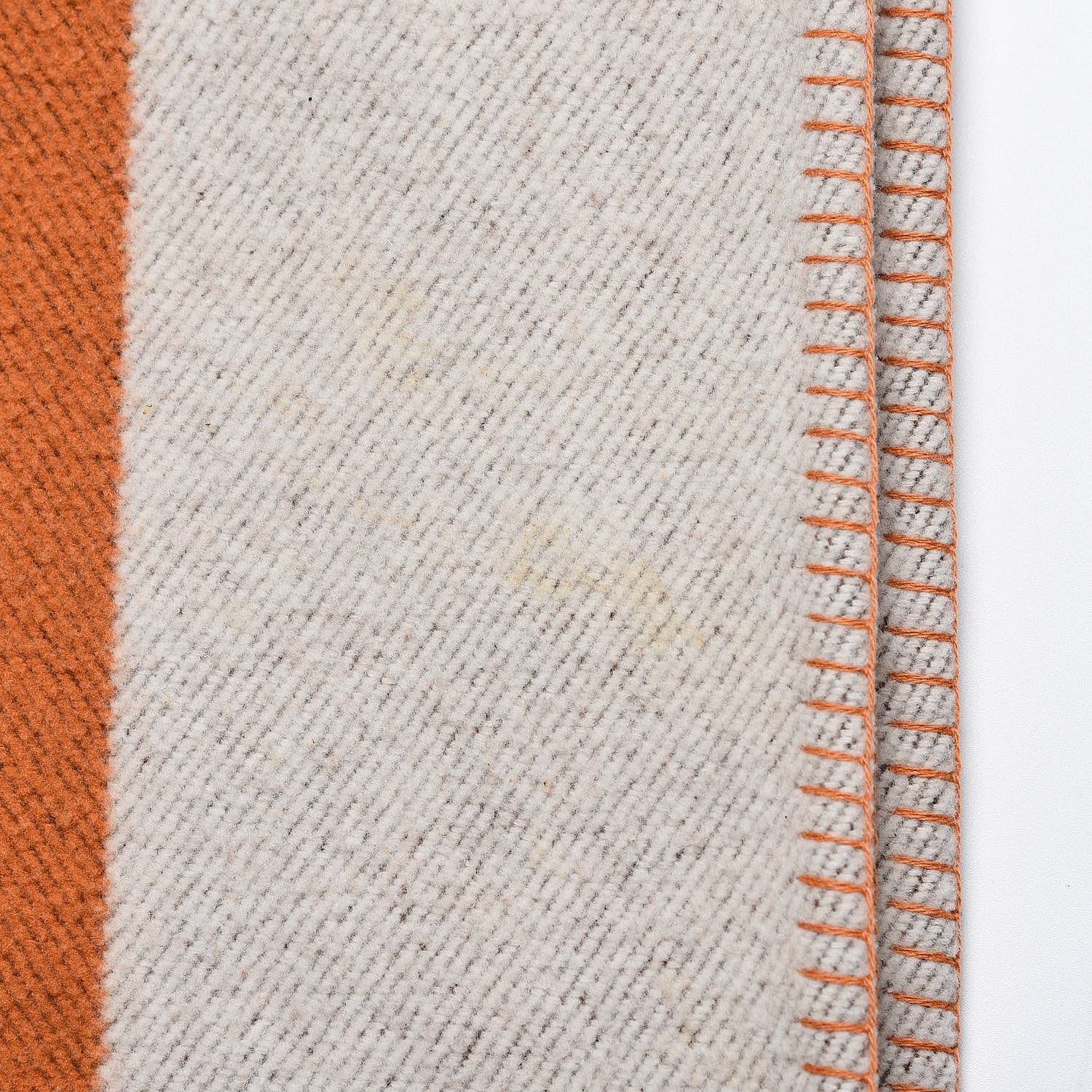 Hermes Wool Cashmere Signature Classic Avalon Blanket Ecru Potiron 4 of 5