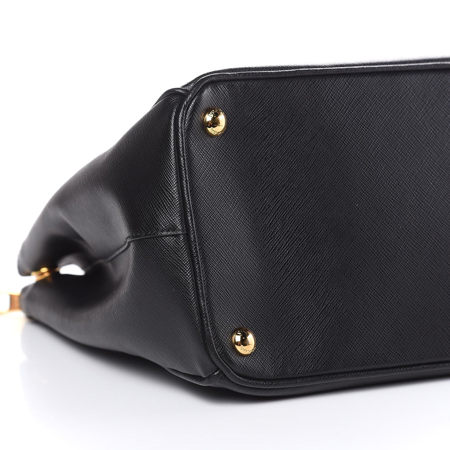 Saffiano Medium Galleria Double Zip Tote Black