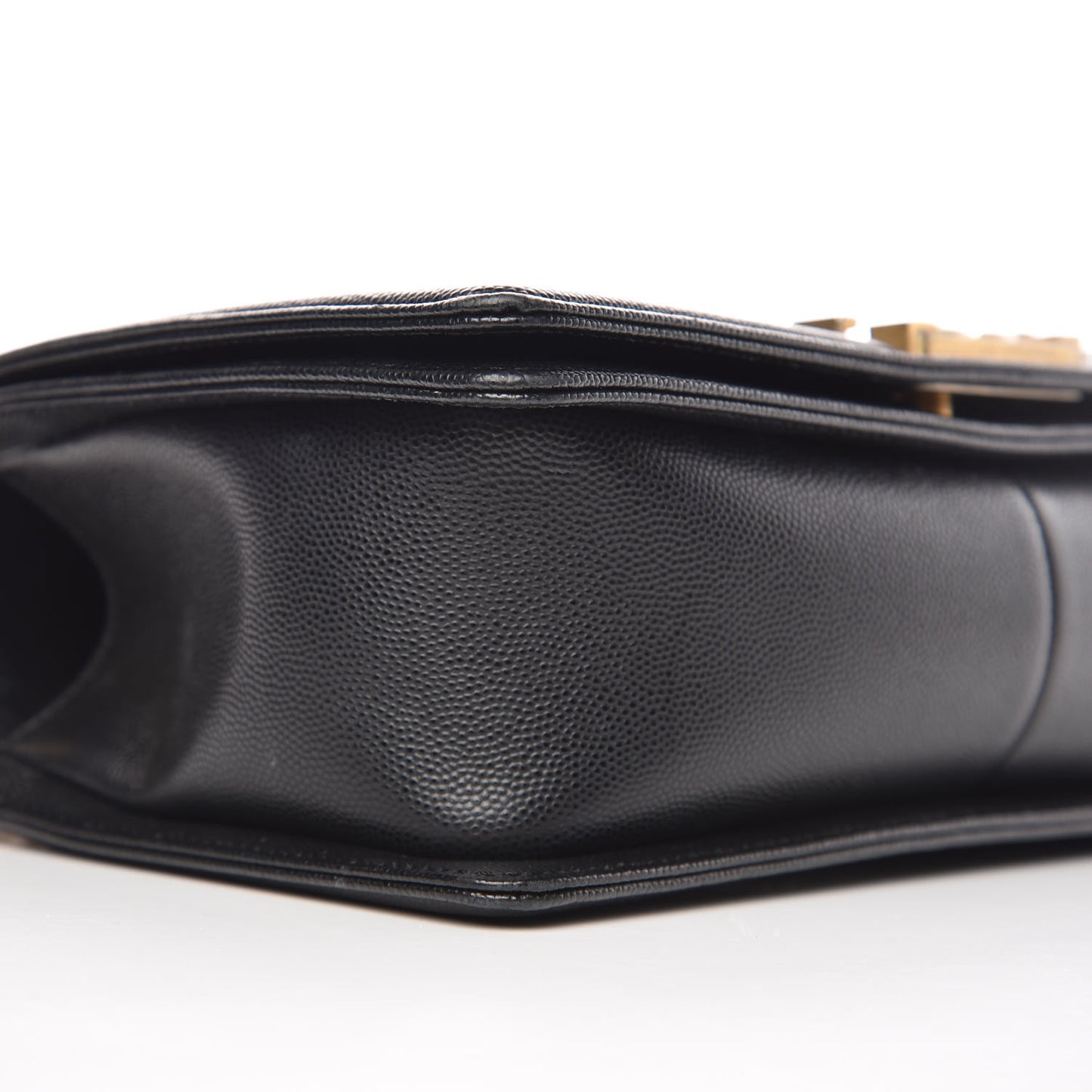 Caviar Quilted Medium Boy Flap Black
