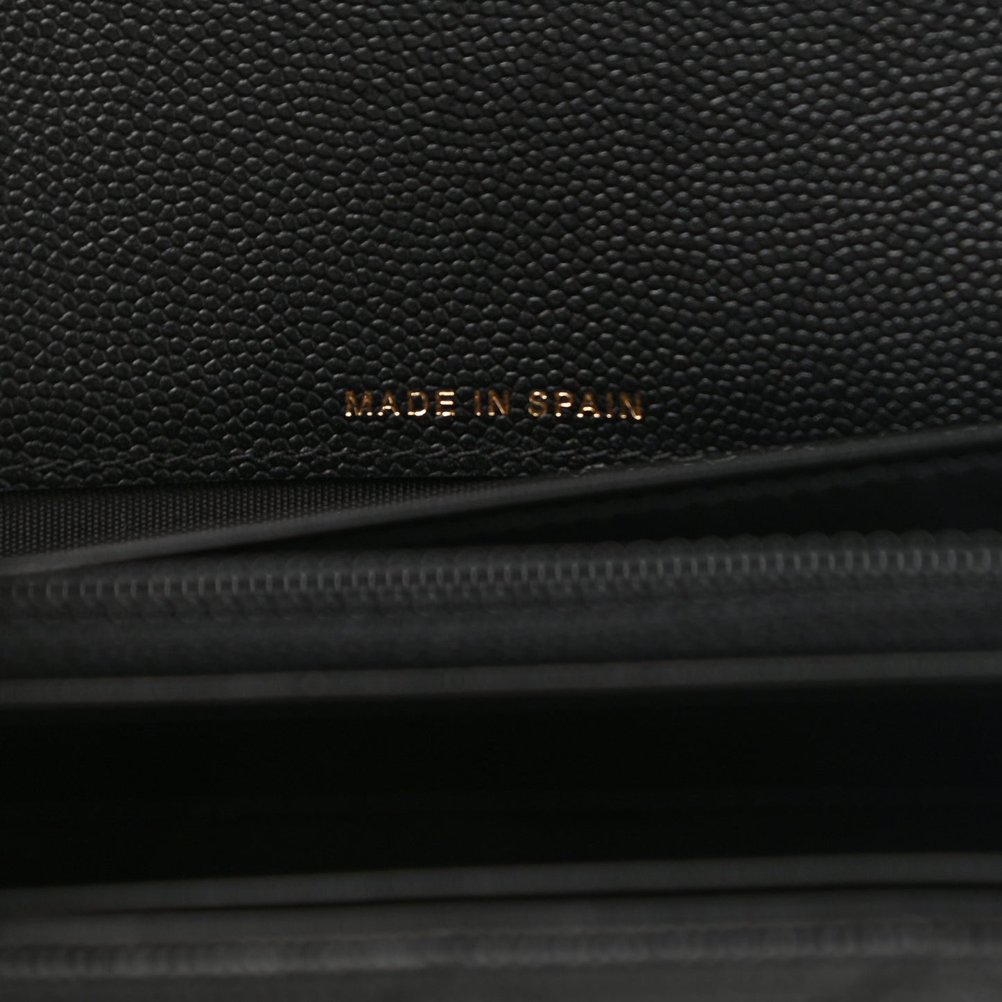 Caviar Quilted Large Boy Gusset Flap Wallet Black