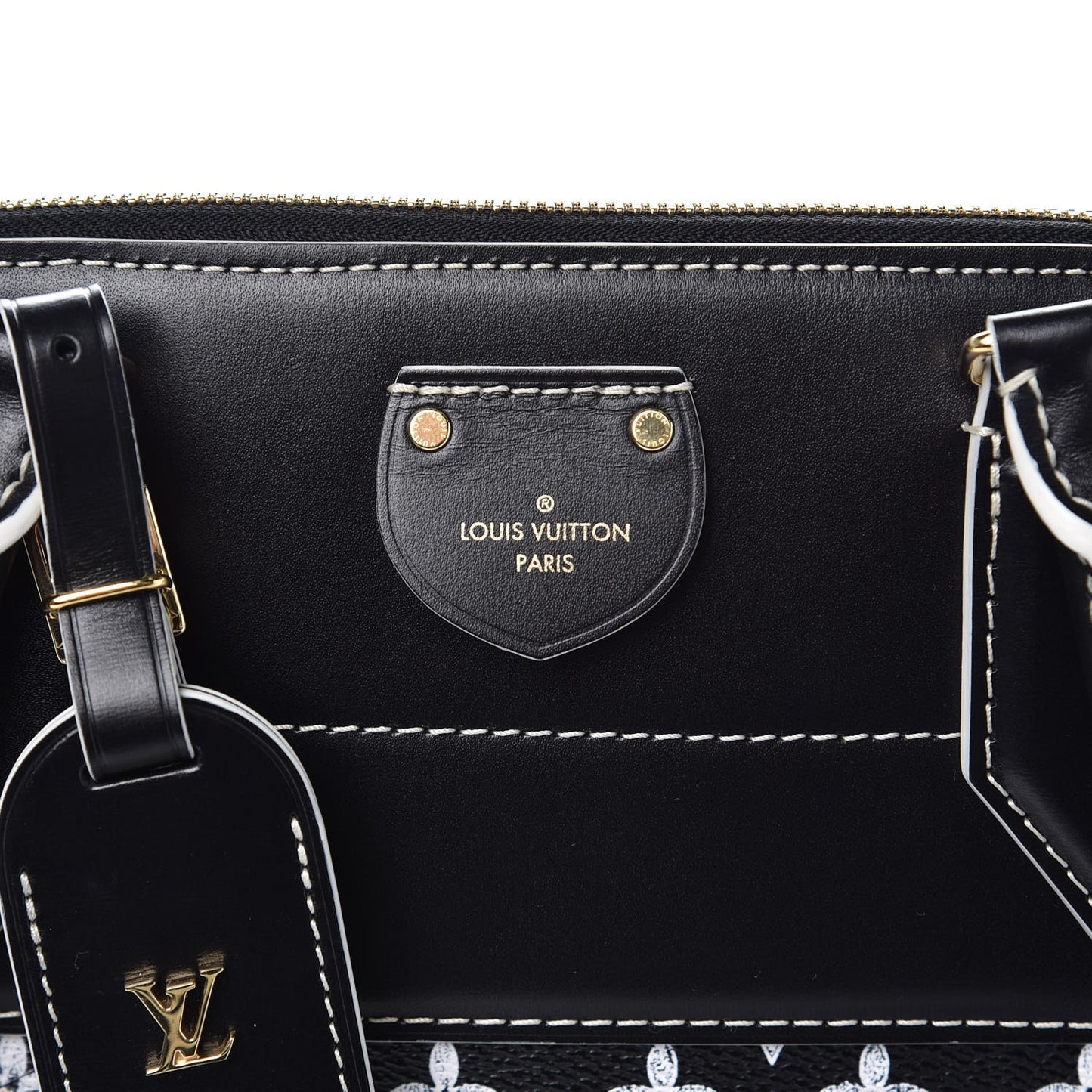 Calfskin Catogram Alma Souple MM Black