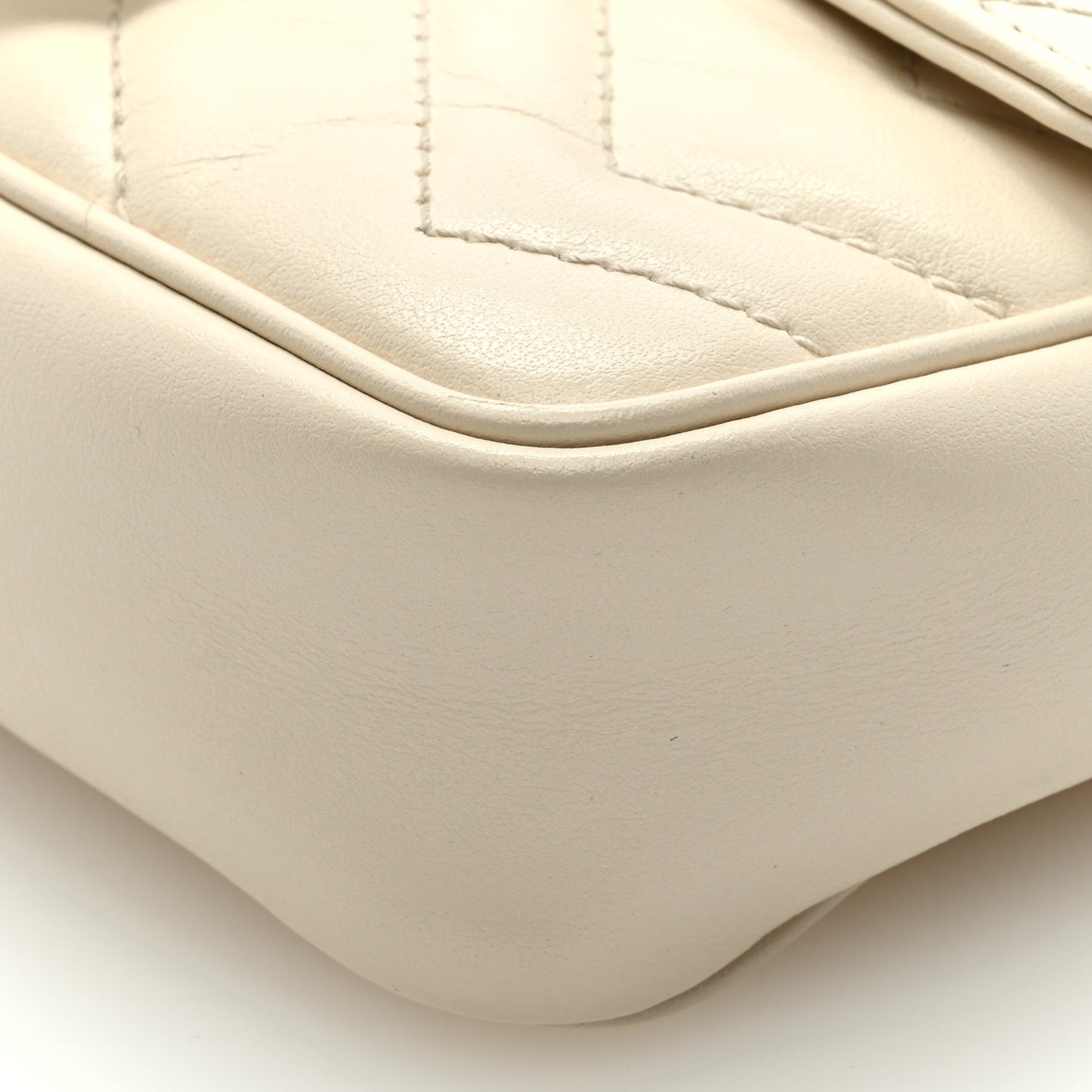 Calfskin Matelasse Super Mini GG Marmont Shoulder Bag White