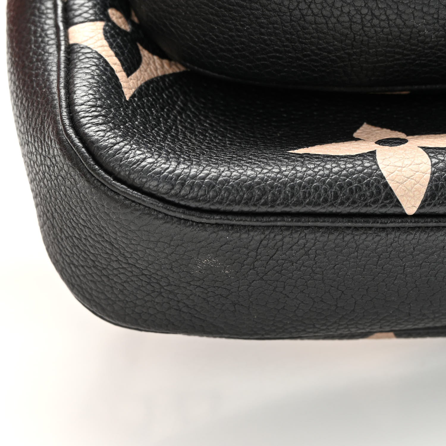Louis Vuitton Empreinte Monogram Giant Multi Pochette Accessories Black Beige 15 of 18