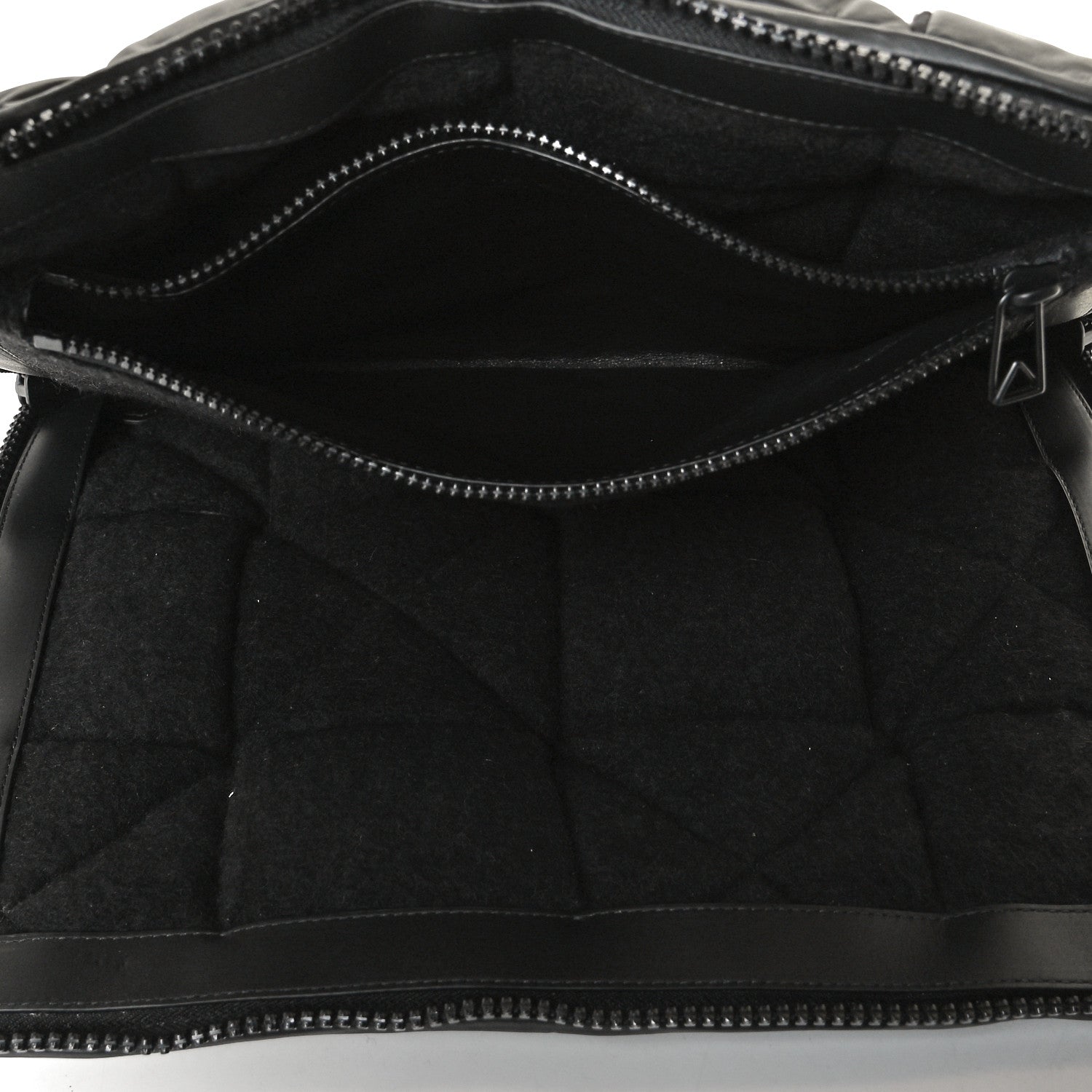 Bottega Veneta Calfskin Maxi Intrecciato Puffy Laptop Pouch Black 5 of 10