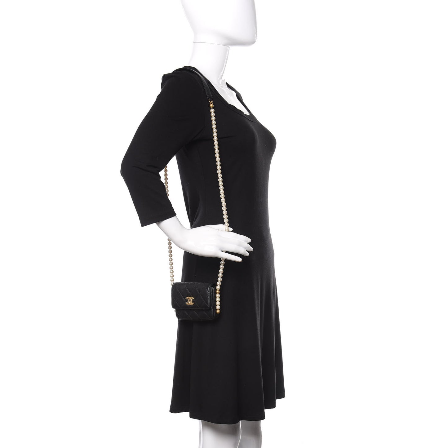 Calfskin Quilted About Pearls Card Holder Flap With Chain Black
