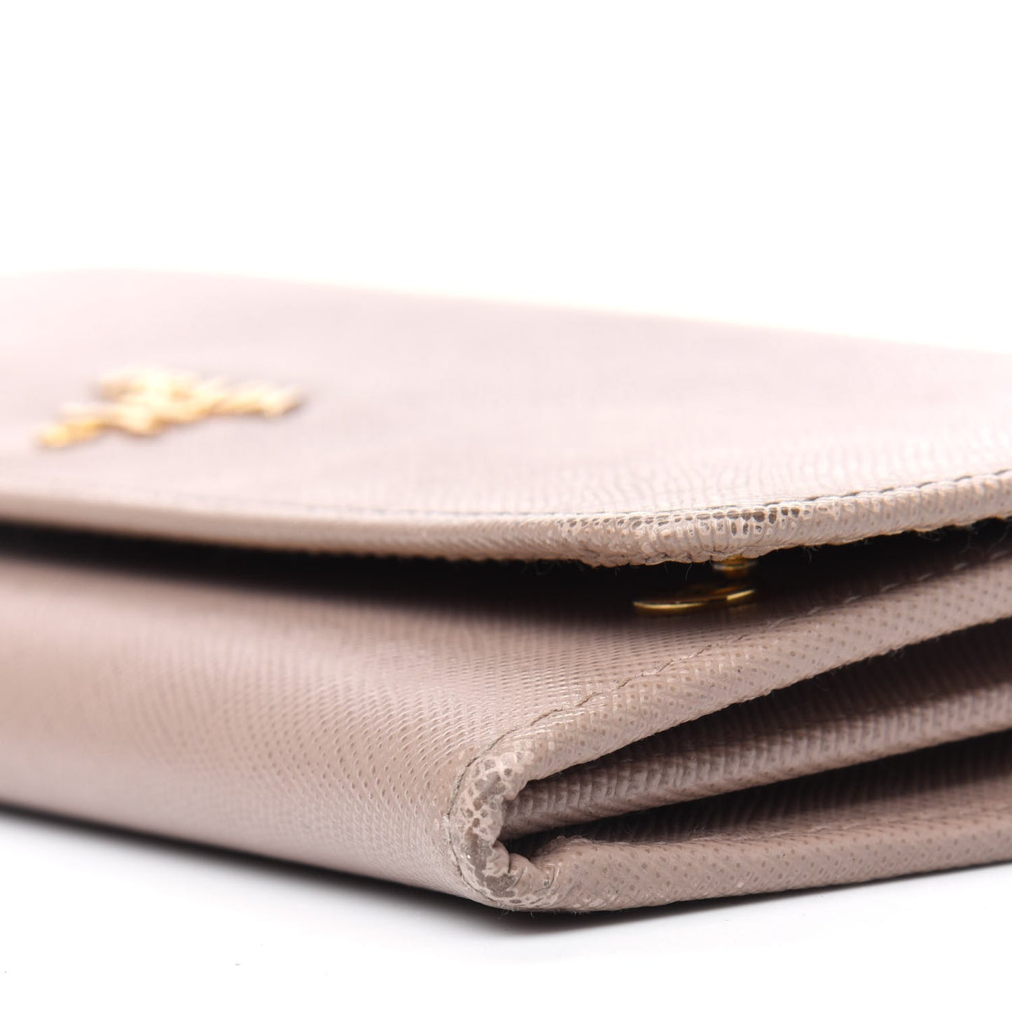 Saffiano Metal Oro Chain Wallet Cammeo