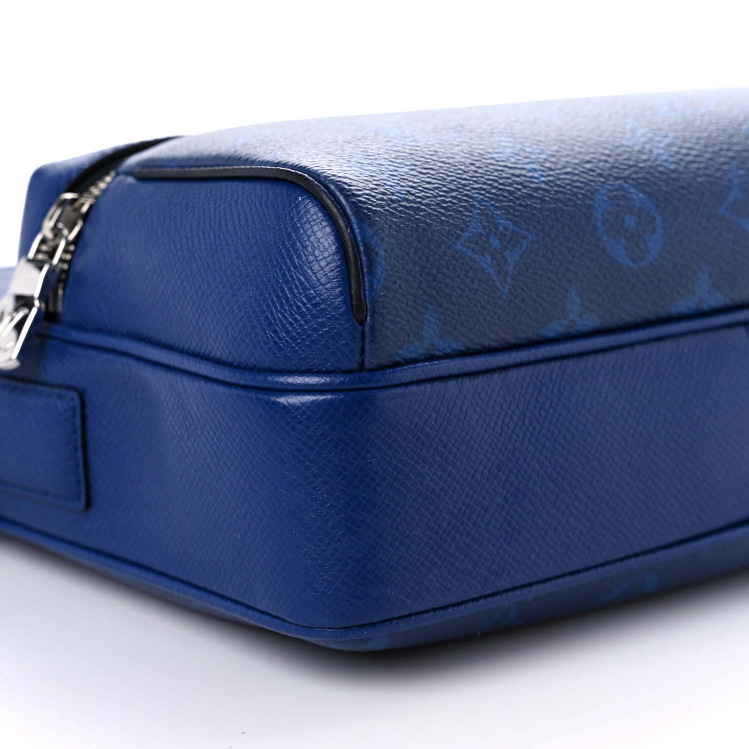 Louis Vuitton Taiga Monogram Outdoor Messenger Cobalt 7 of 9
