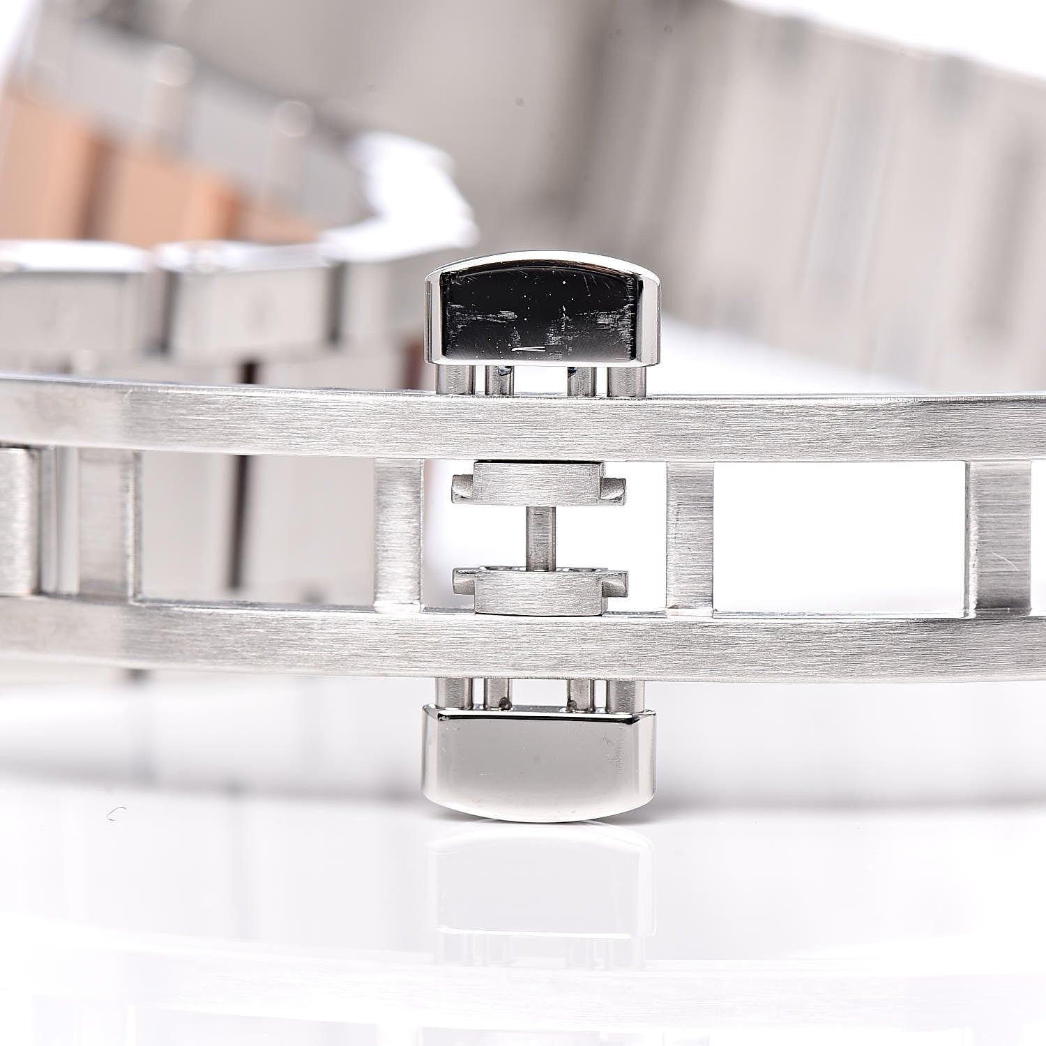 Gucci Stainless Steel 28mm G-Timeless Two Tone Quartz Watch Grey 7 of 9