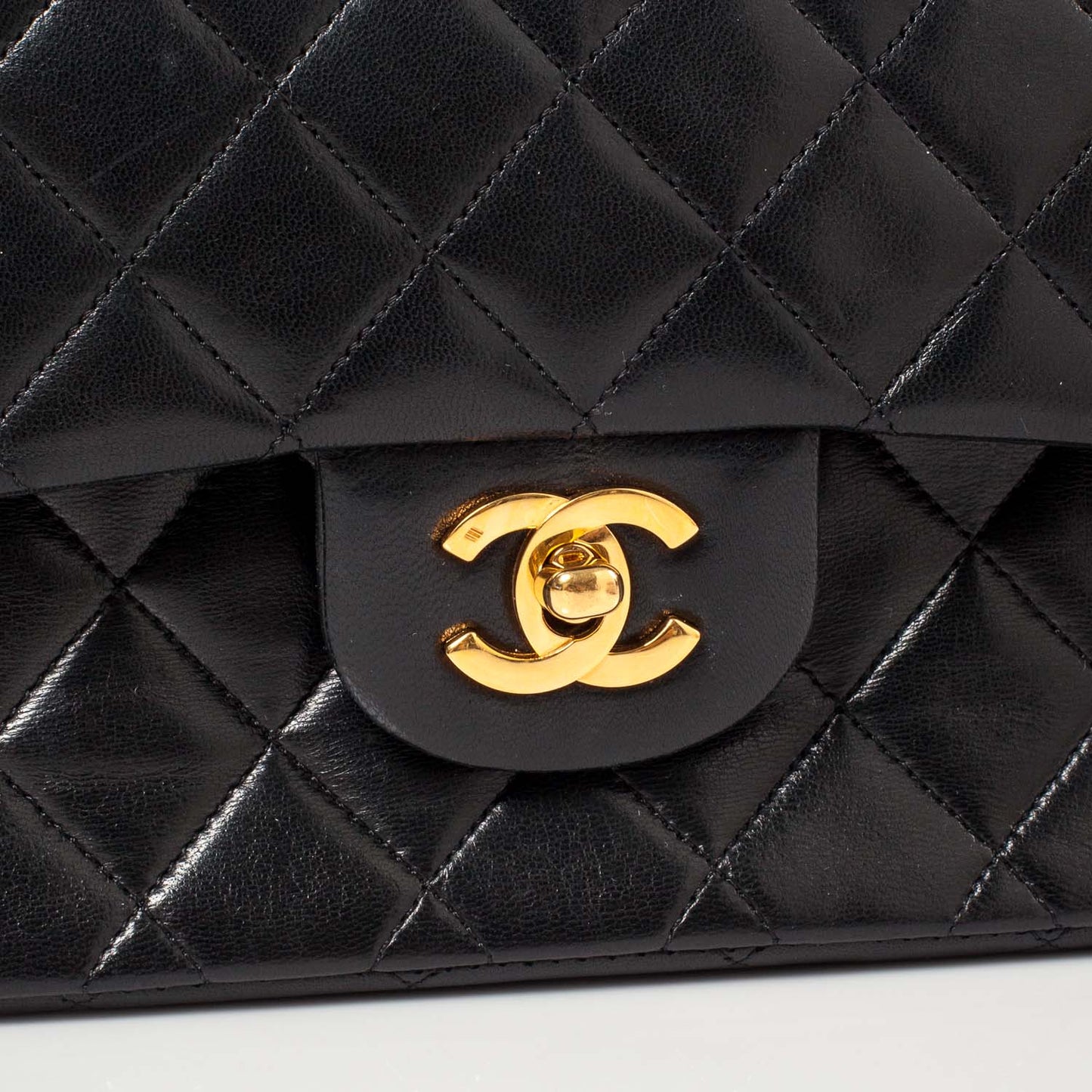 Lambskin Medium Double Flap Black