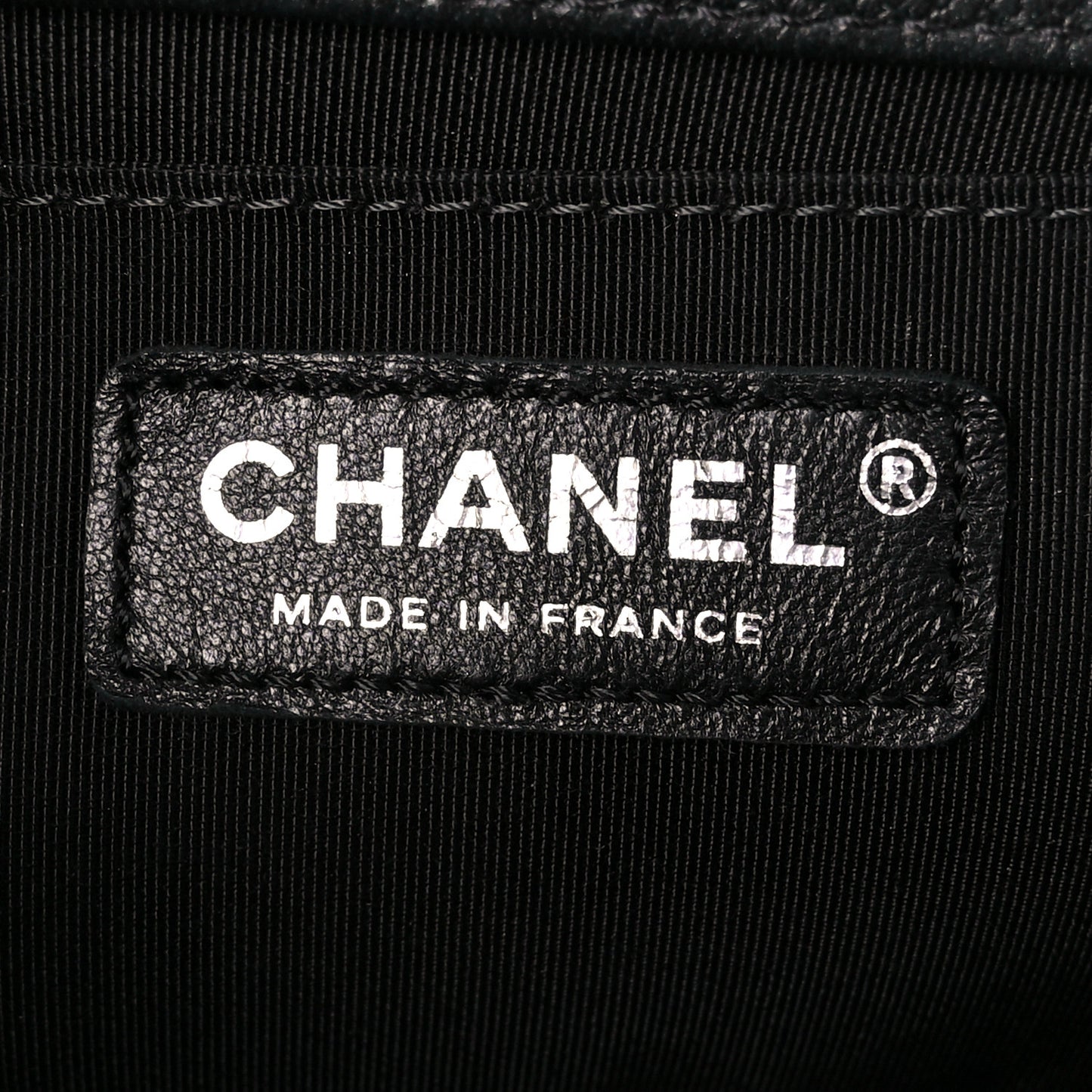 Caviar Quilted Medium Boy Flap So Black
