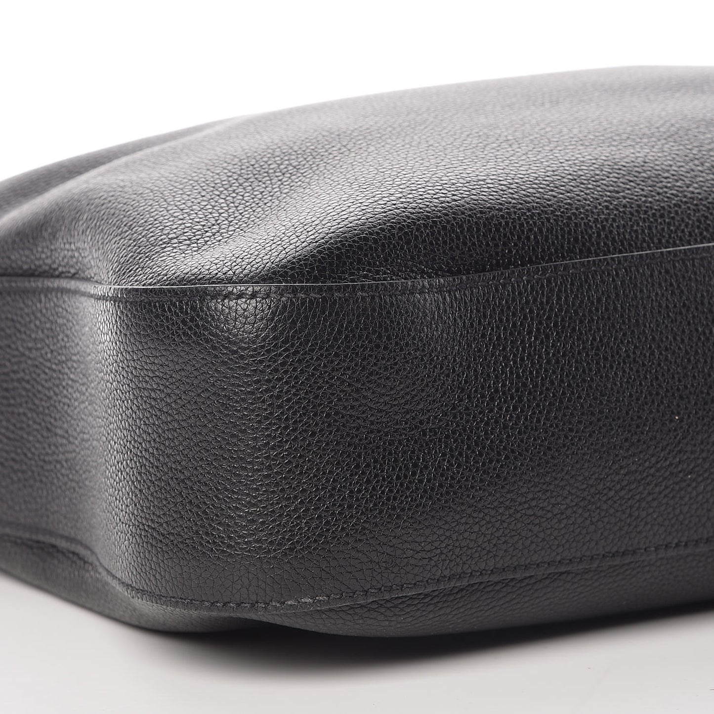 Vitello Daino Hobo Black